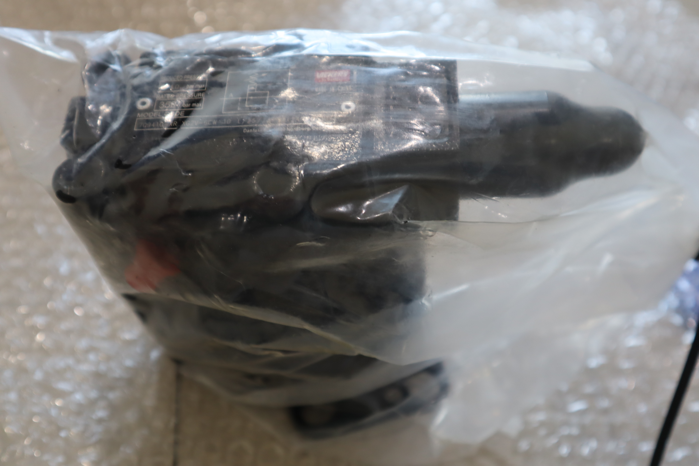 709410-XR XG2V-6CW-10 L/25/ZJ 27124310-011 威格士VICKRS