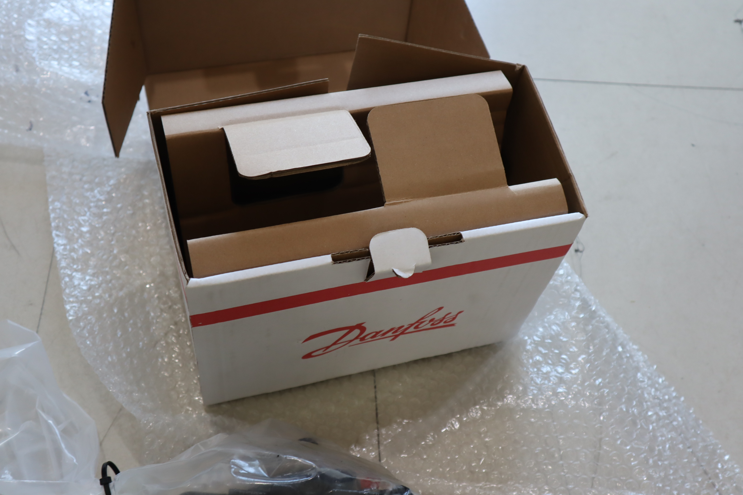 709410-XR XG2V-6CW-10 L/25/ZJ 27124310-011 威格士VICKRS