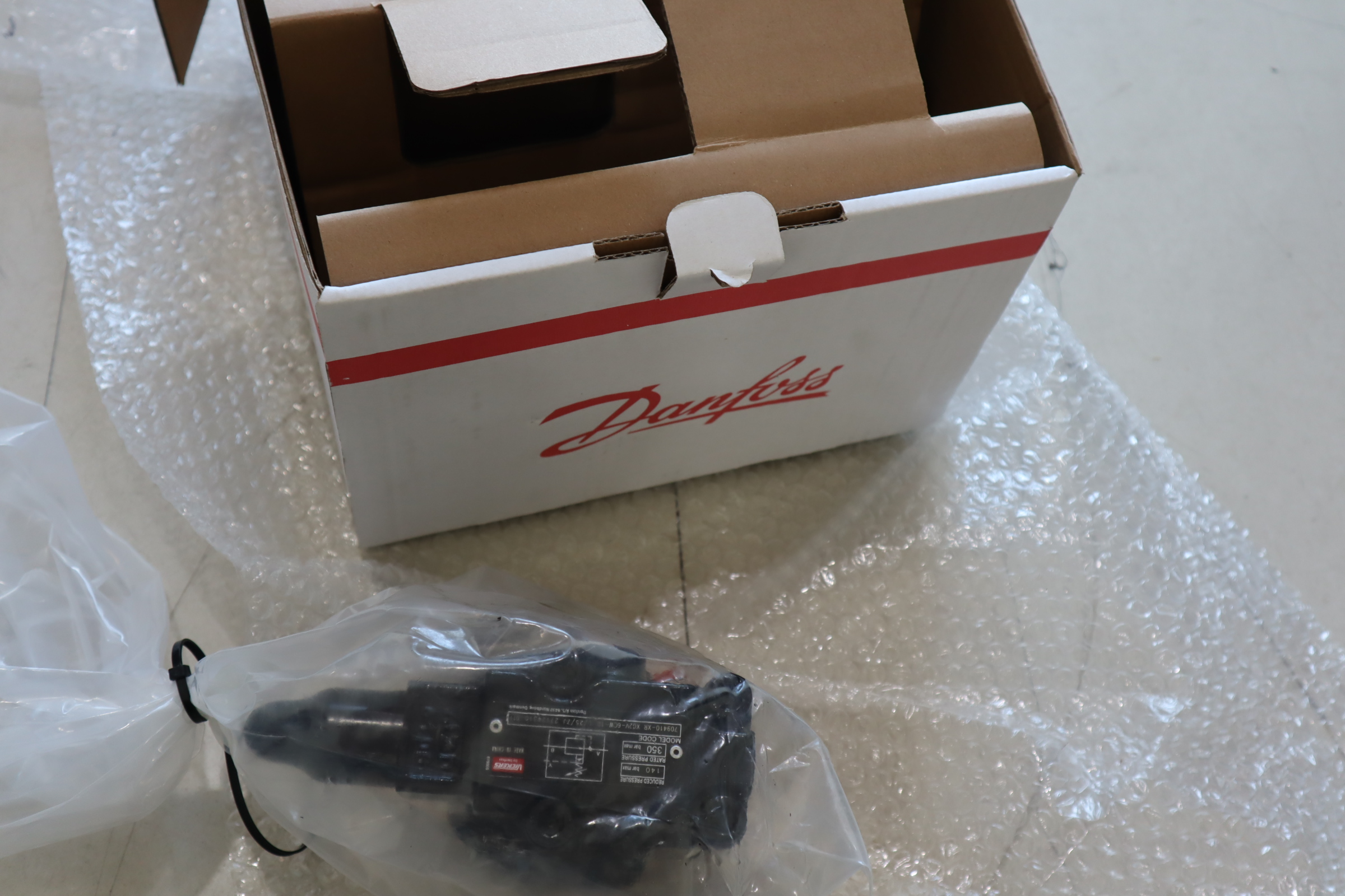 709410-XR XG2V-6CW-10 L/25/ZJ 27124310-011 威格士VICKRS