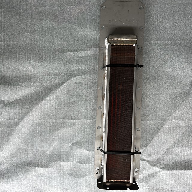 适用于沃尔沃遍达中冷器套件877389-柴油发动机配件-中冷器