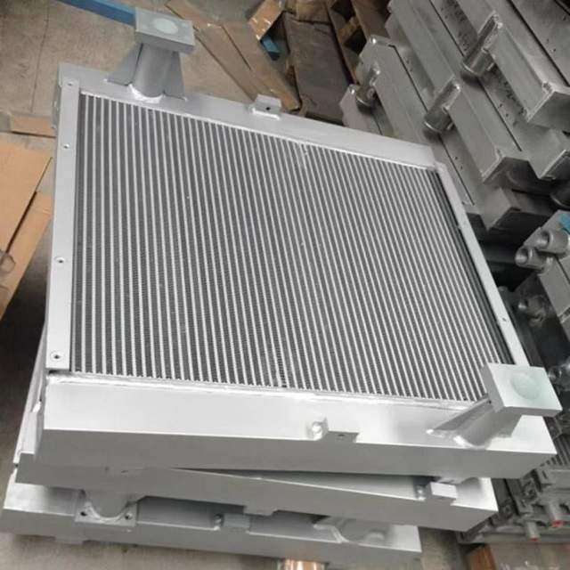 适用于沃尔沃L180F装载机水箱-沃尔沃水箱15147470-沃尔沃铰卡水箱散热器