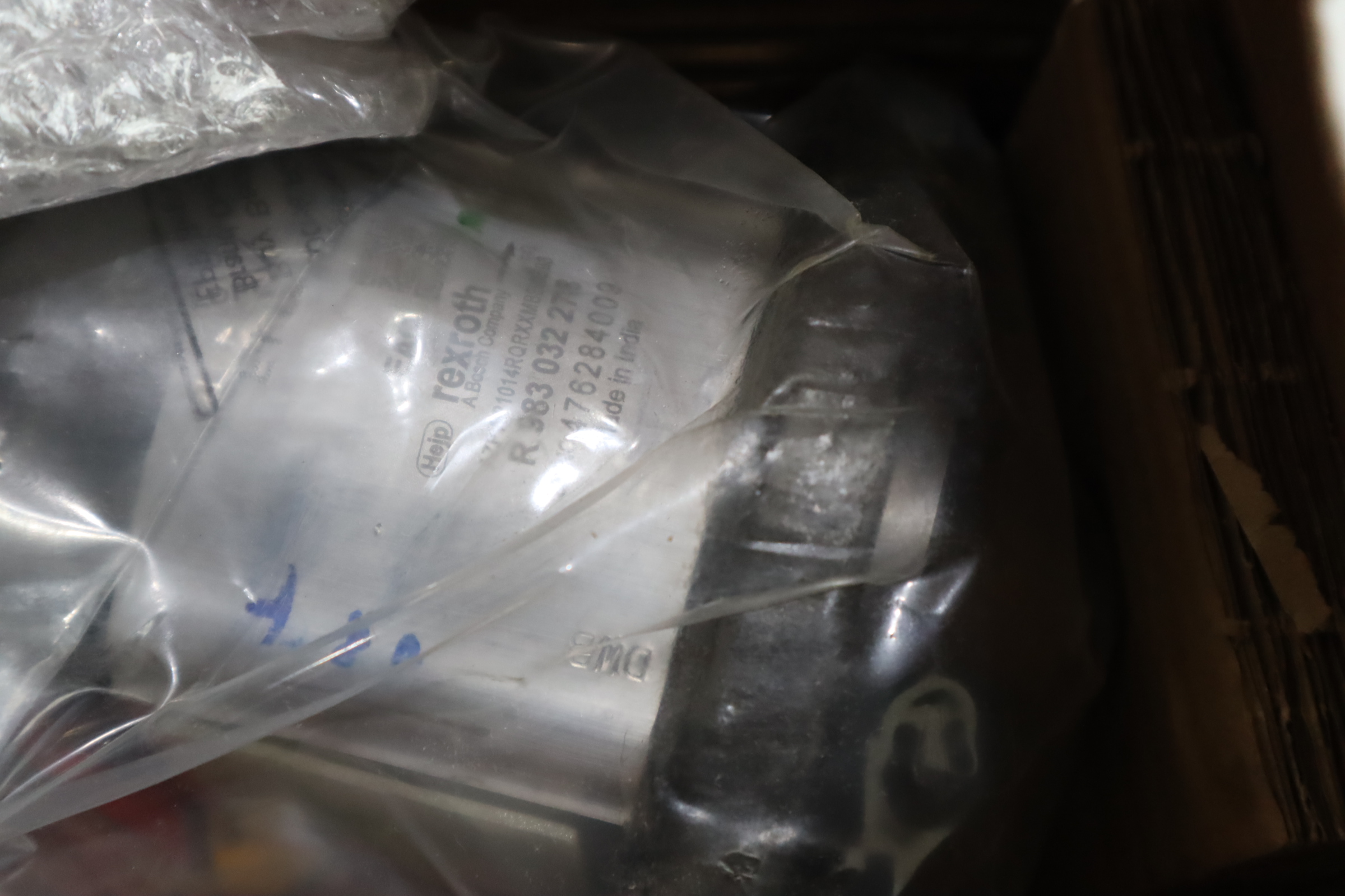 R983032278 AZPW-21-014RQRXXMB-S0593 德国力士乐REXROTH齿轮泵