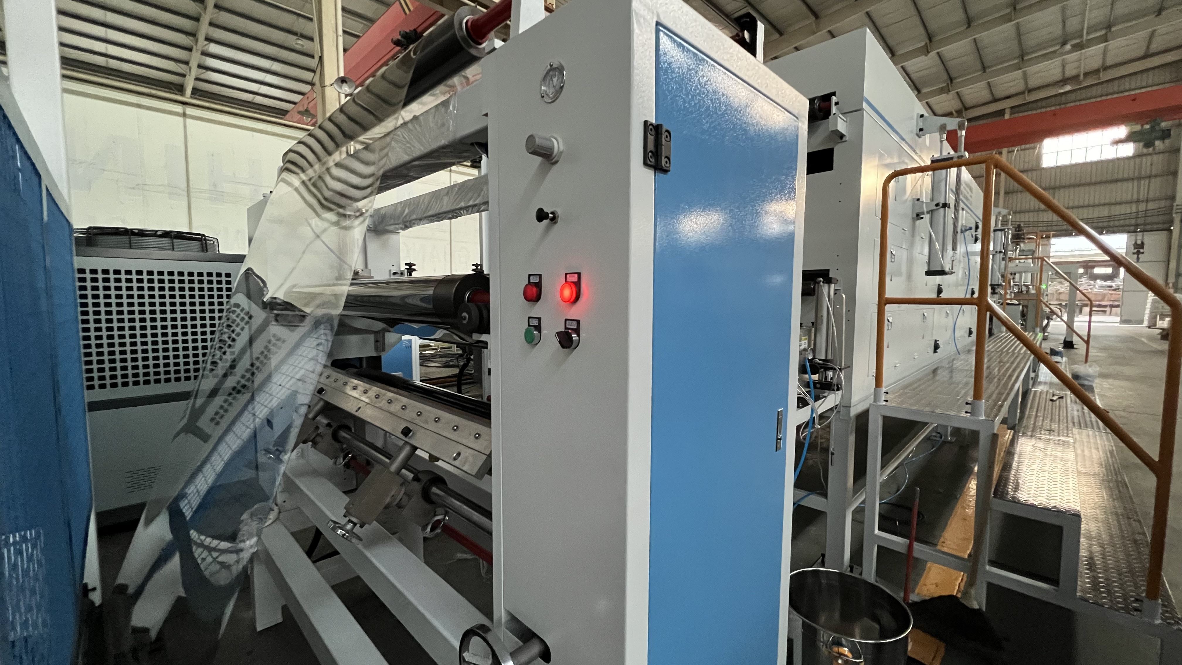 性价比高PVDF厚板设备阀门用 PVDF 板材生产线