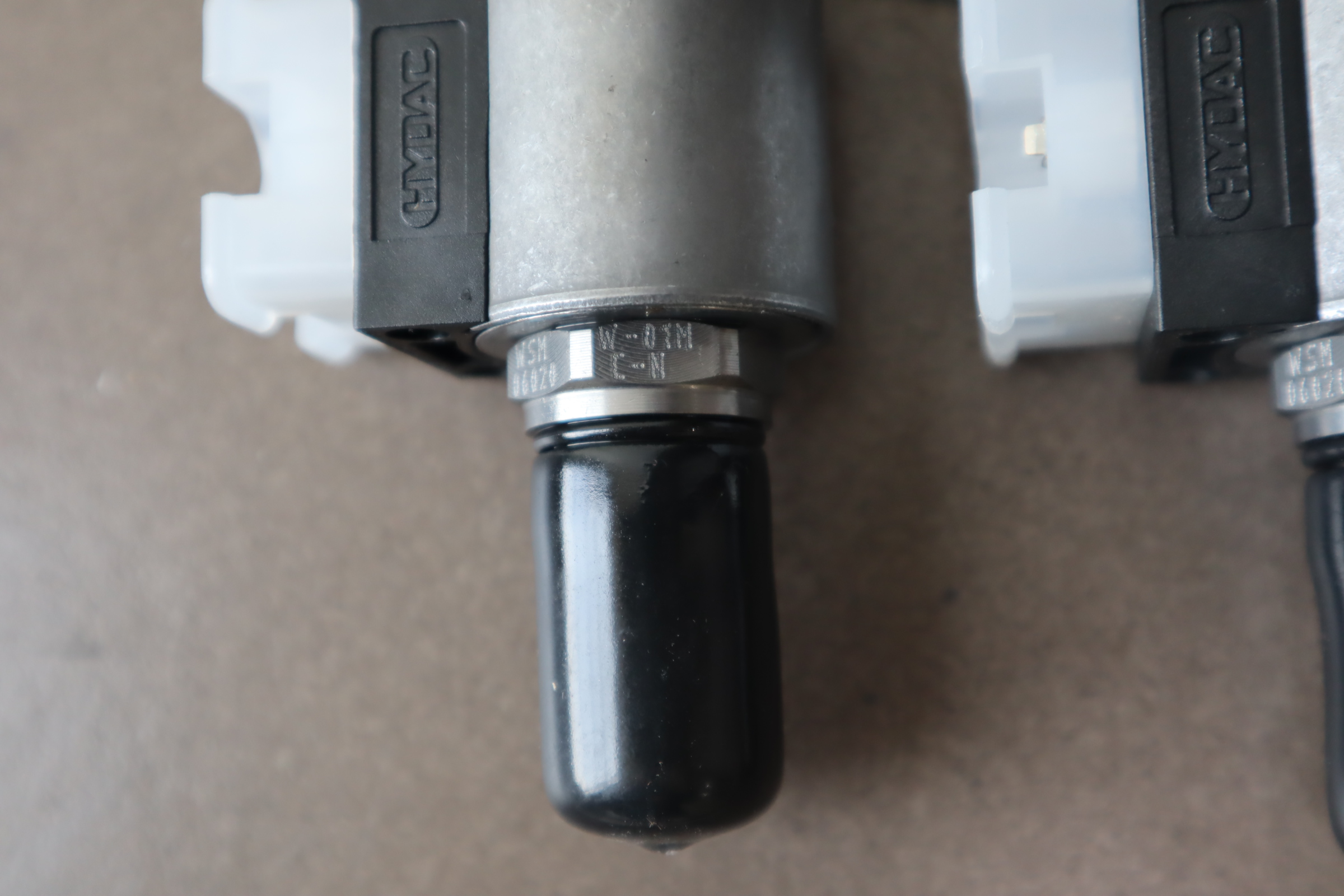 WSM06020W-01M-C-N-DG24 24V DC 贺德克HYDAC