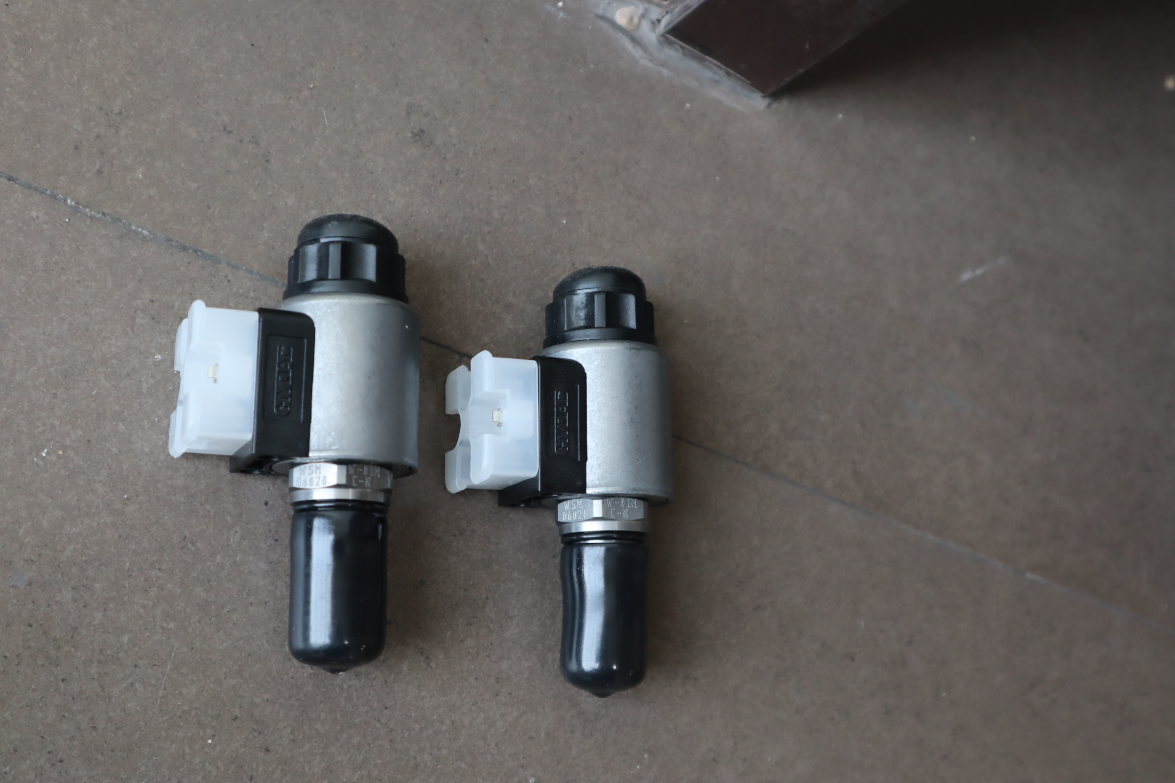 WSM06020W-01M-C-N-DG24 24V DC 贺德克HYDAC