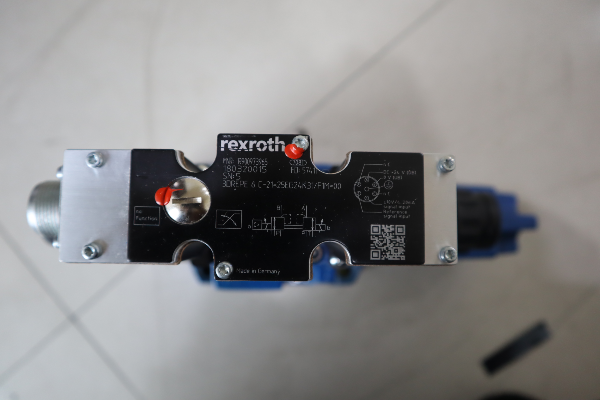 R901054731 力士乐REXROTH 4WRZE16W6-100-73/6EG24EK31/F1D3M 