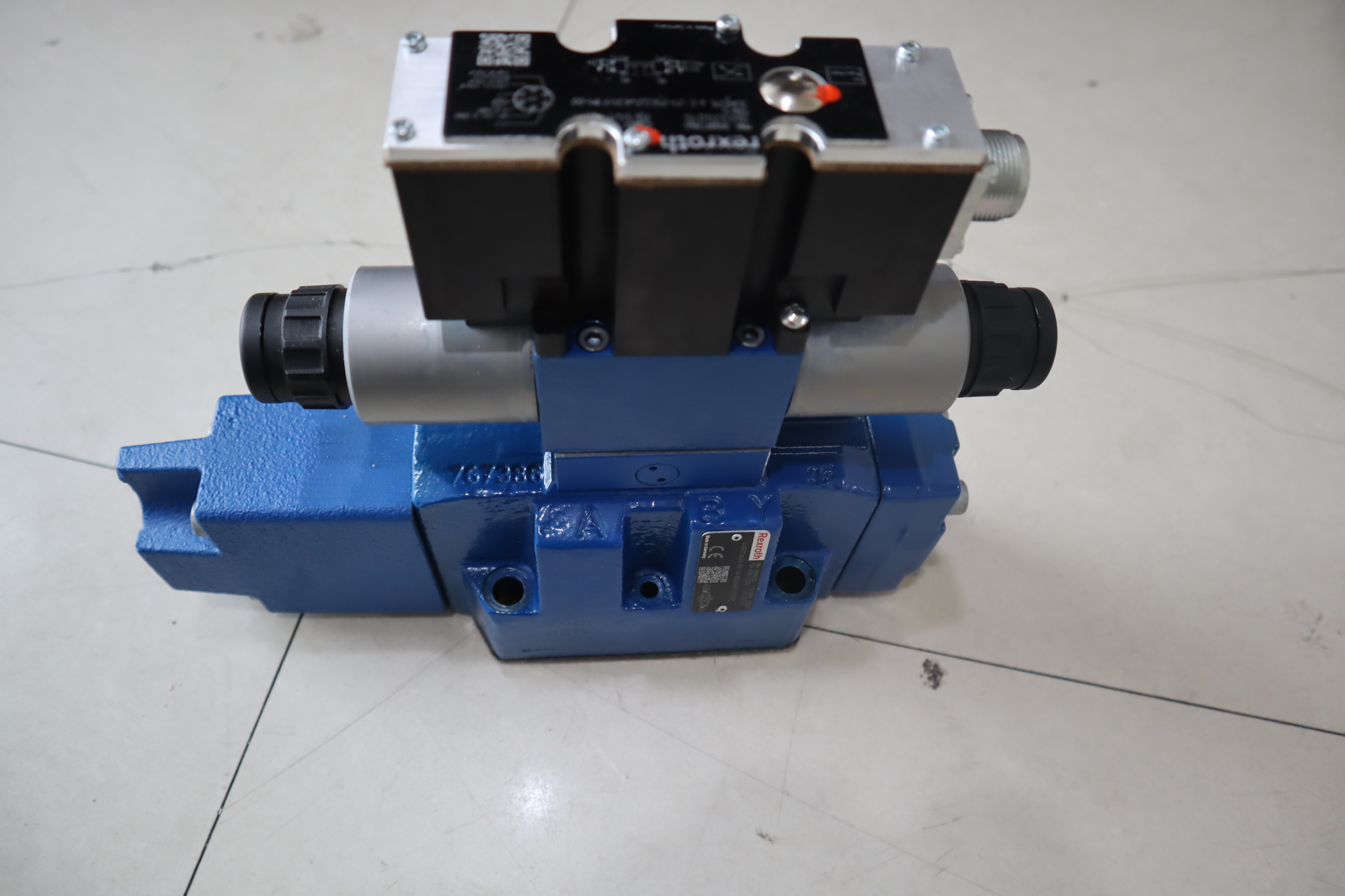 R901054731 力士乐REXROTH 4WRZE16W6-100-73/6EG24EK31/F1D3M 