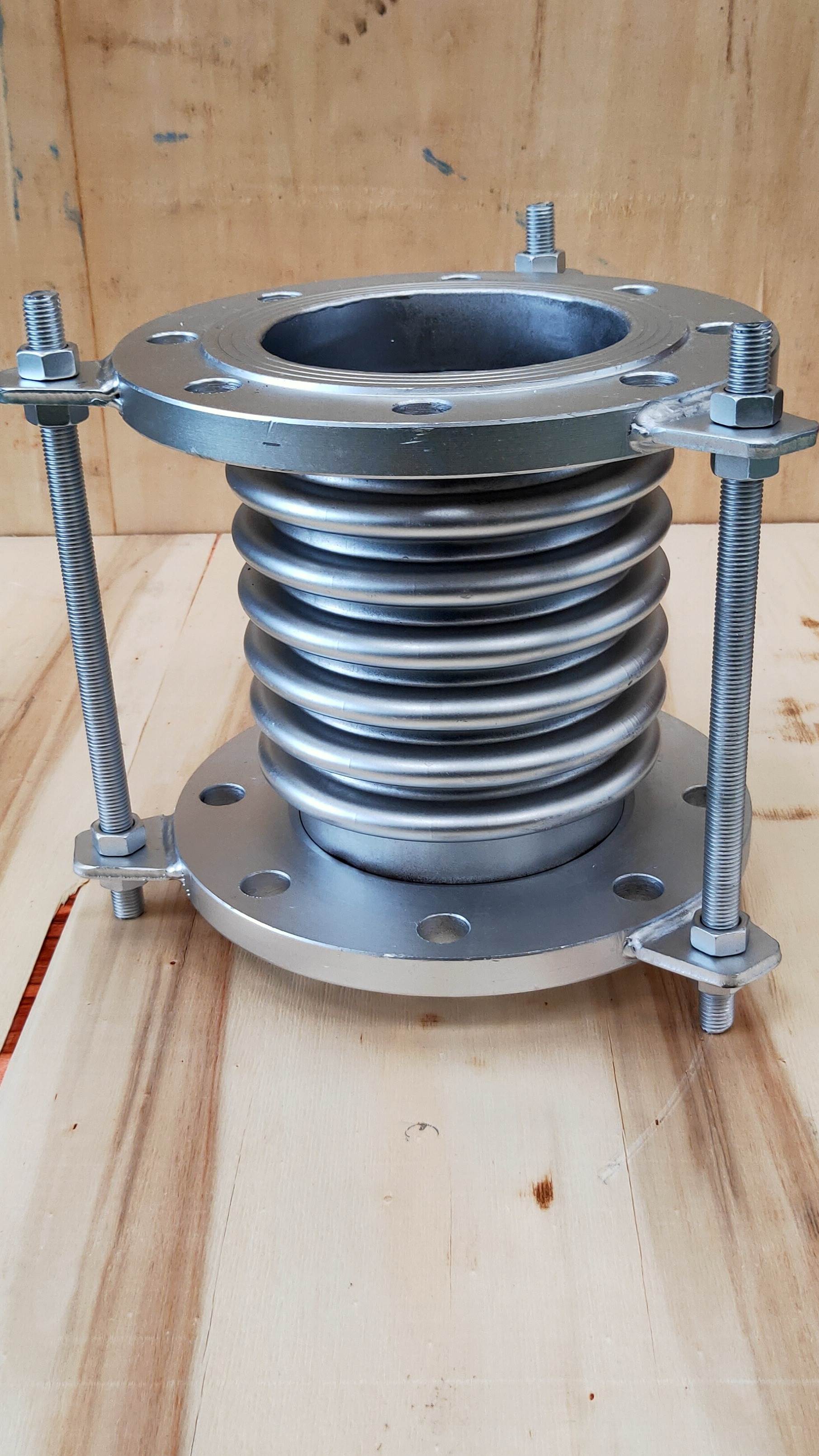 波纹补偿器   伸缩节  膨胀节  减震补偿器  补偿器  管道补偿器