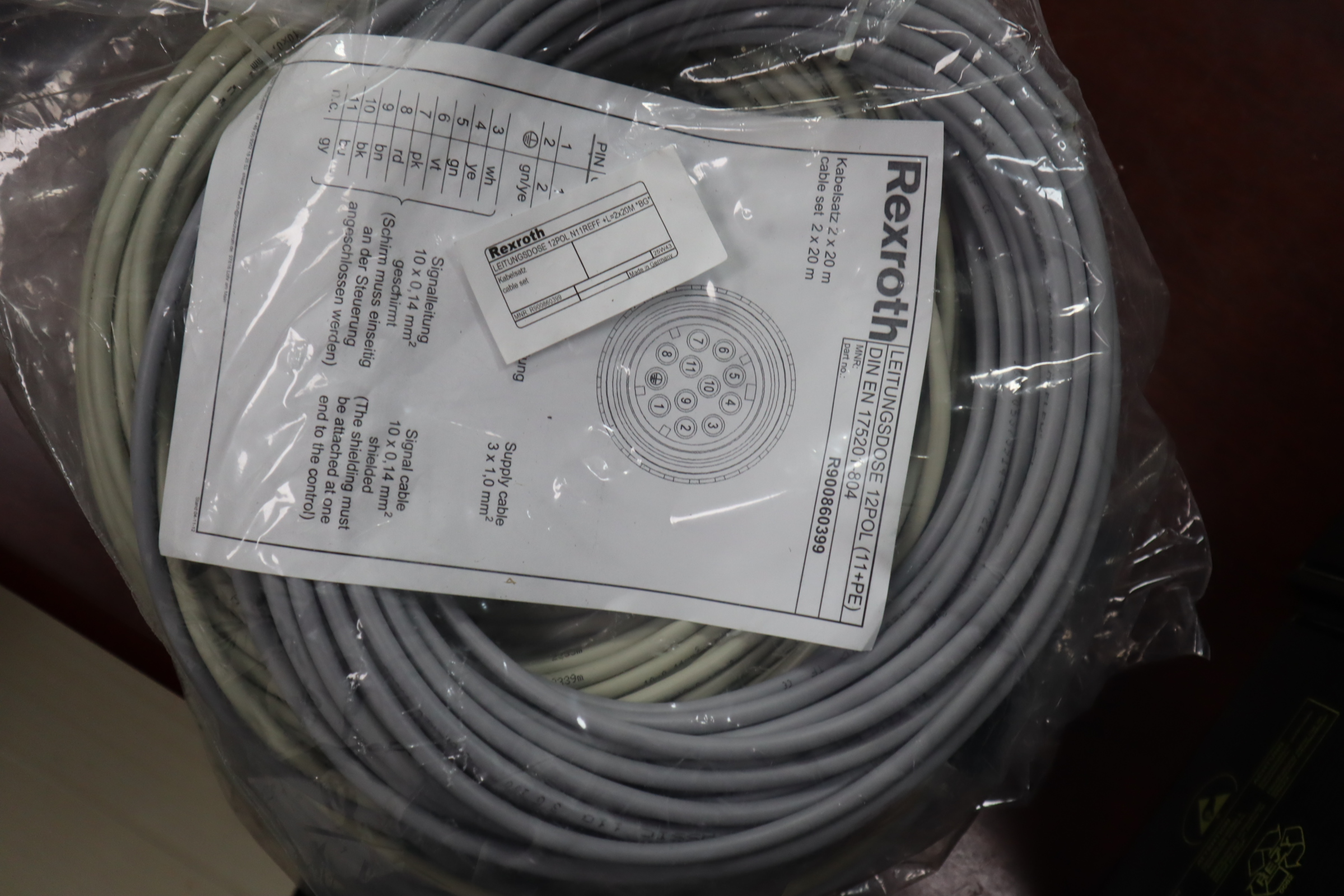 12POL N11REFF+L2*20M BG R900860399 力士乐REXROTH电缆插头