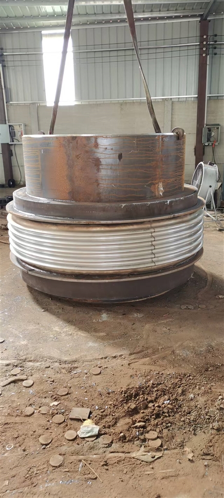 Sealing the wellbore, waterproofing the wellbore, and sealing the wellbore with a waterproof sleeve