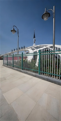 铁艺护栏网定制服务，满足各类场所个性化防护需求