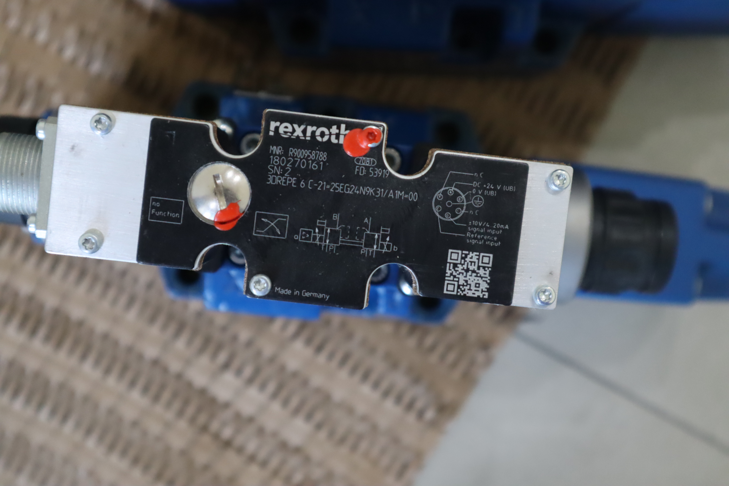 R900958788 3DREPE6C-2X 25EG24N9K31/A1M 00 REXROTH力士乐比例阀