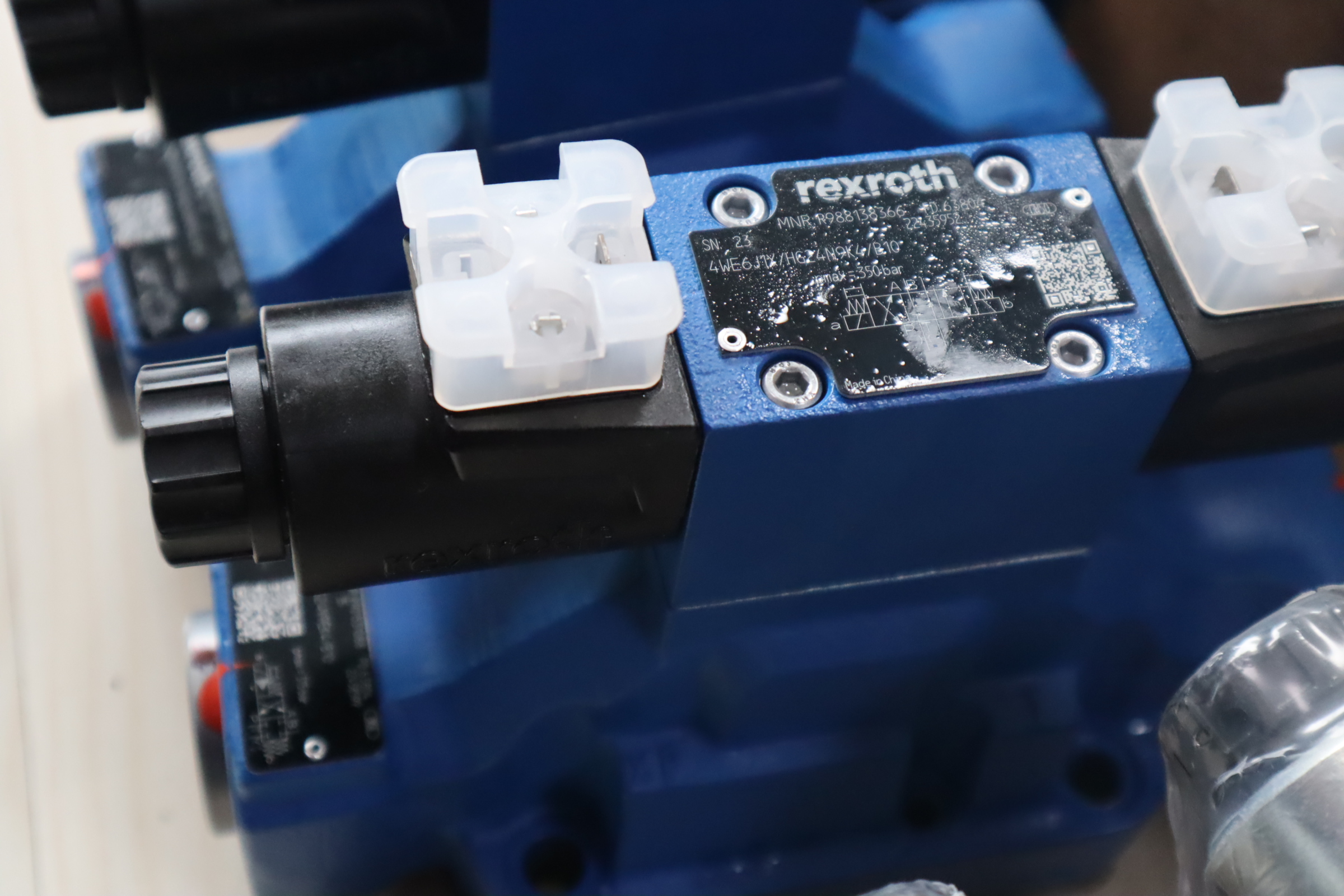 R901531088 4WEH16EA10/6HG24N9EK4/B10 德国REXROTH力士乐电液阀