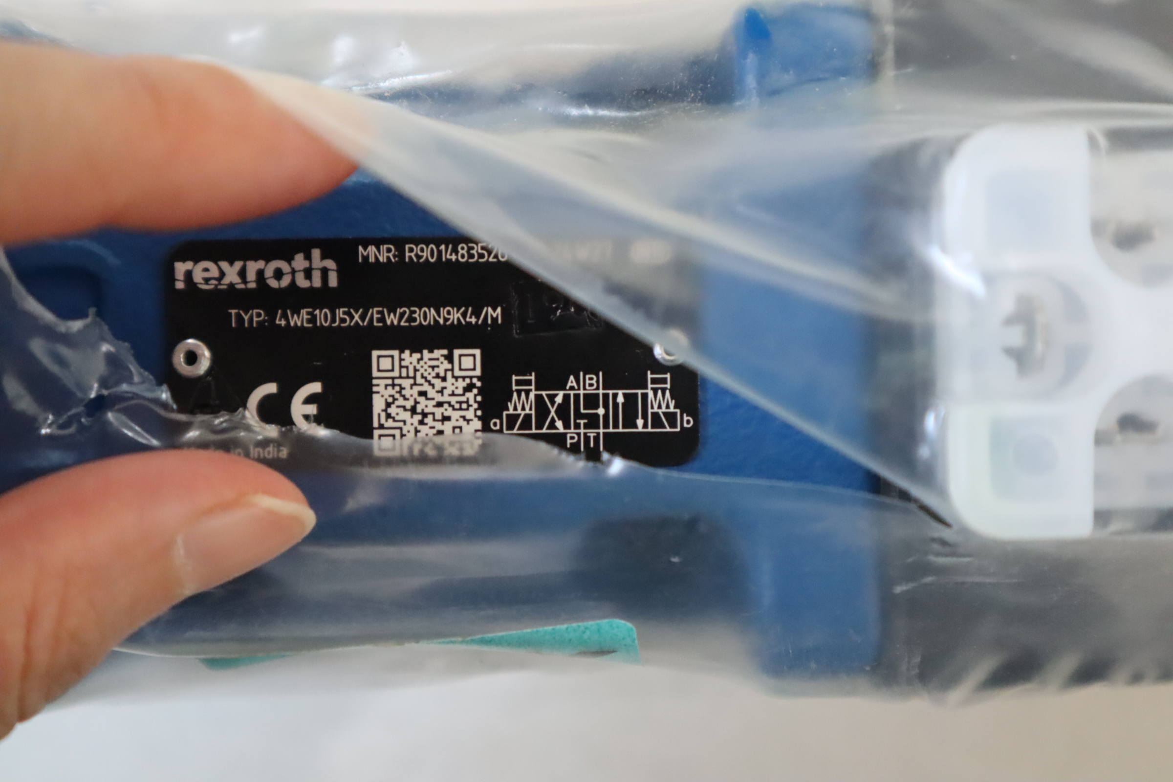 R901483526 4WE10J52/EW230N9K4/M 德国力士乐REXROTH电磁阀