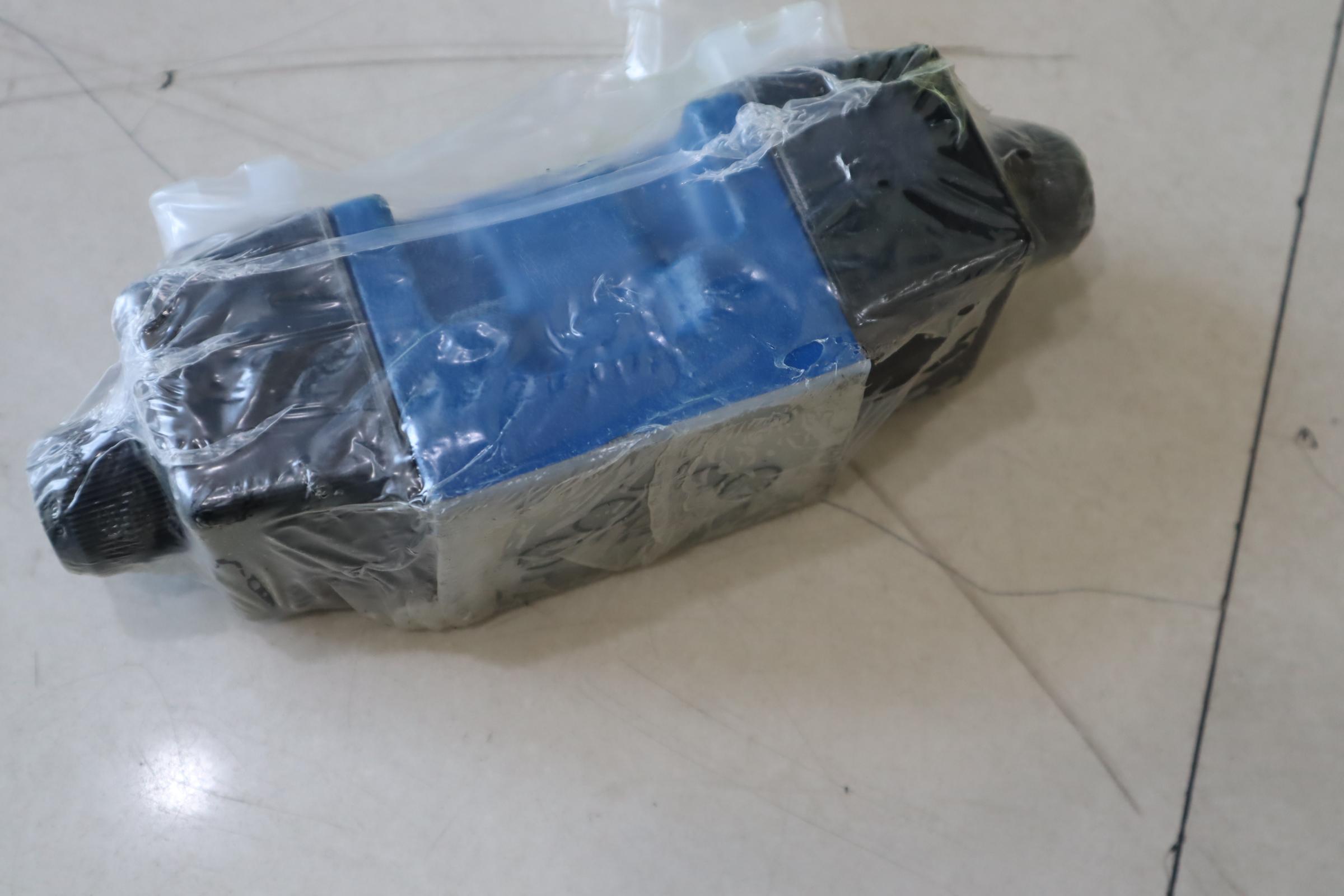 R901483526 4WE10J52/EW230N9K4/M 德国力士乐REXROTH电磁阀