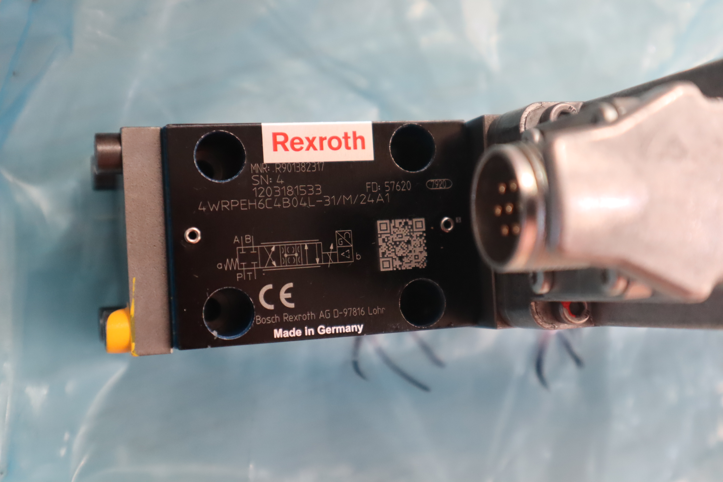 R901382317 4WRPEH6C4B04L-31/M/24A1  德国REXROTH力士乐比例阀