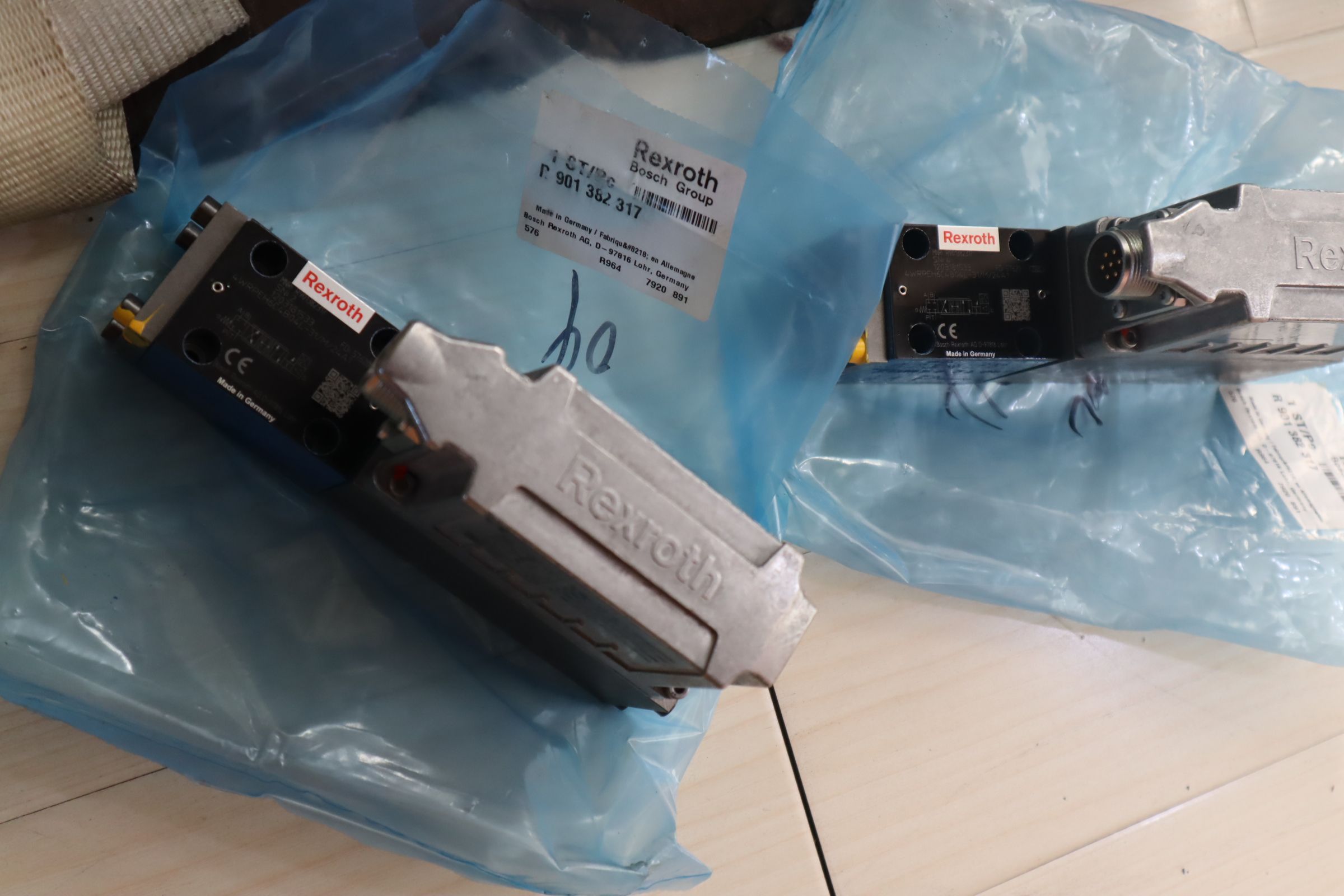 R901382317 4WRPEH6C4B04L-31/M/24A1  德国REXROTH力士乐比例阀