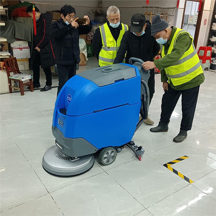 驰诚 多功能 扫地车 全自动 双刷 厂家