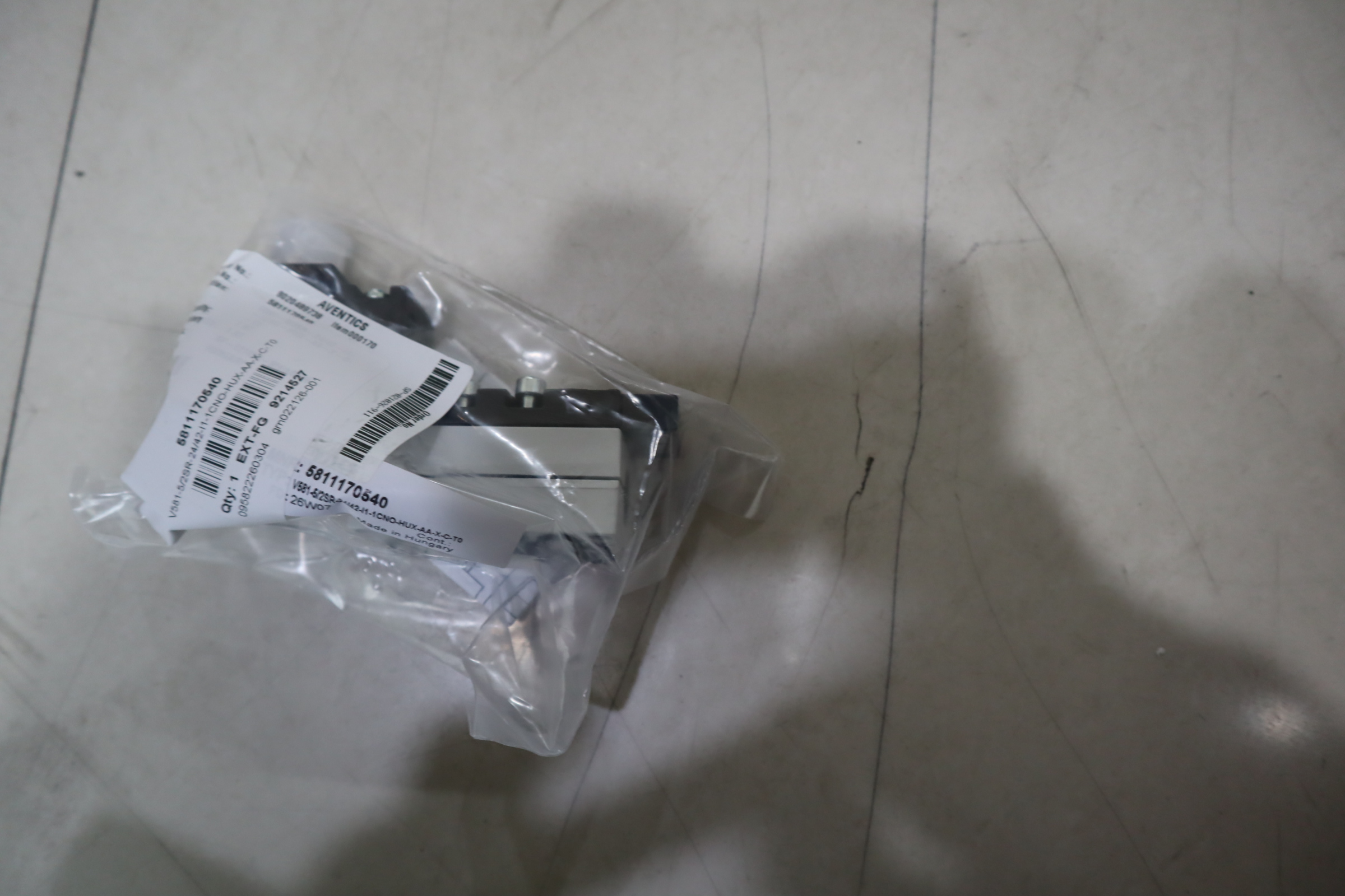 5811170540 V58152SR244211CNOHUXAAXCT0 AVENTICS安沃驰气动阀