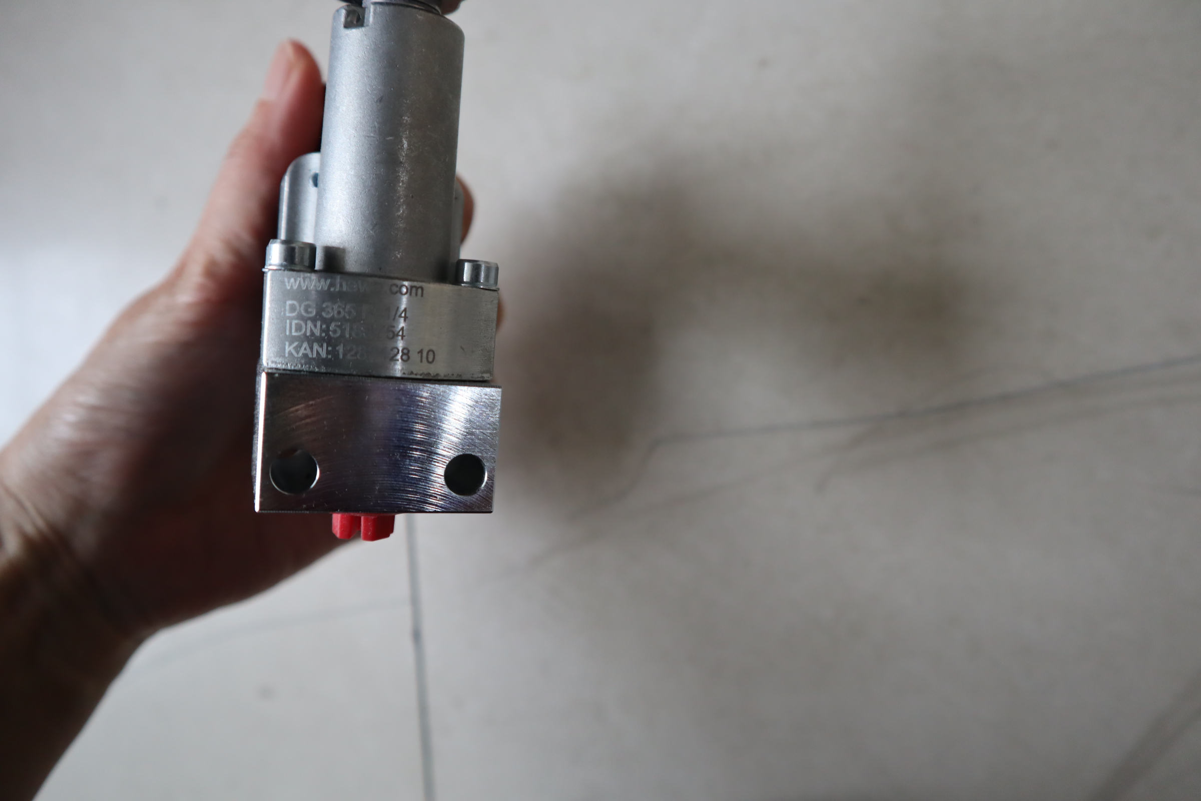 DG365 R- 1/4 德国哈威HAWE压力开关