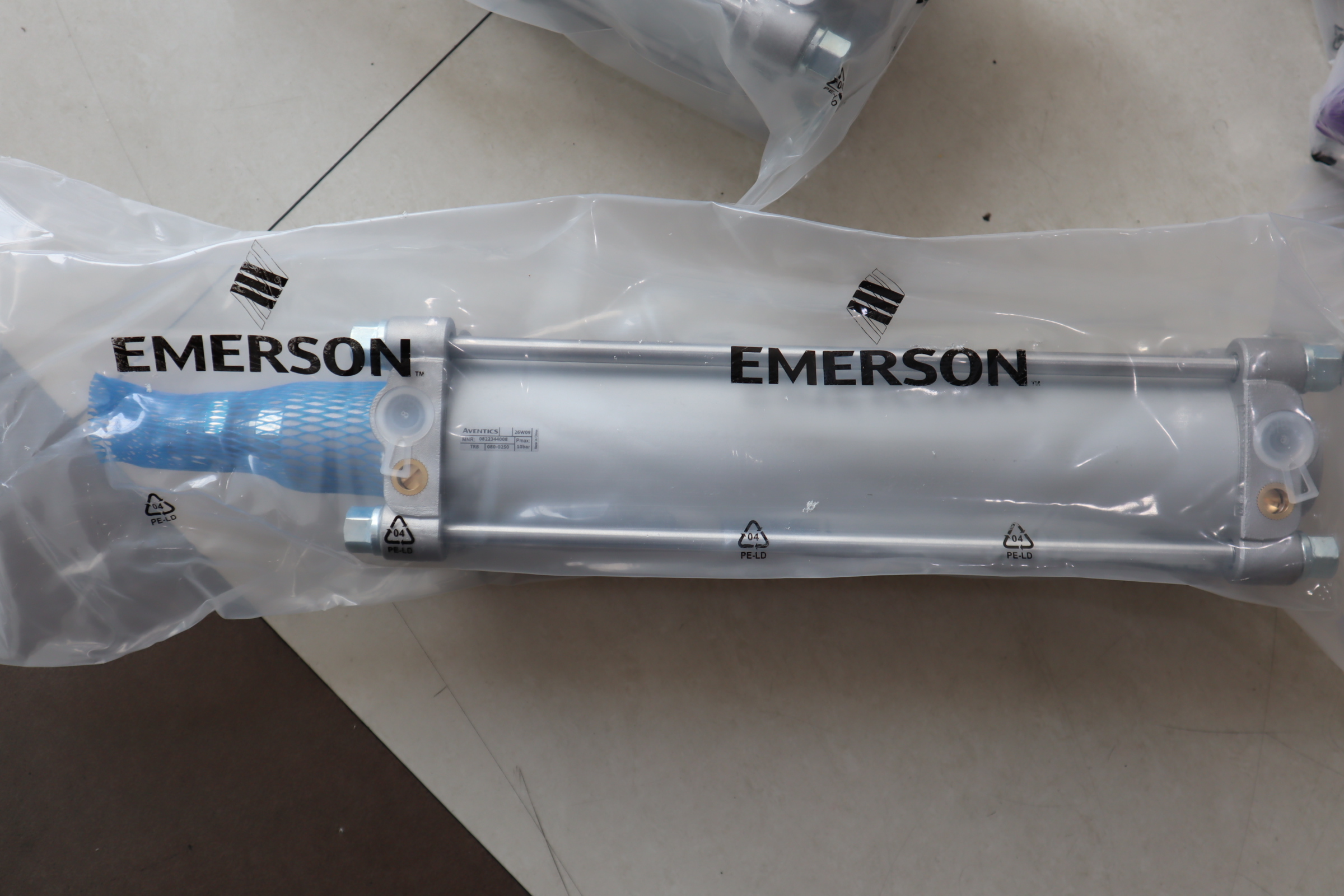 0822344008  TRB 080-0250 AVENTICS安沃驰气缸气动阀