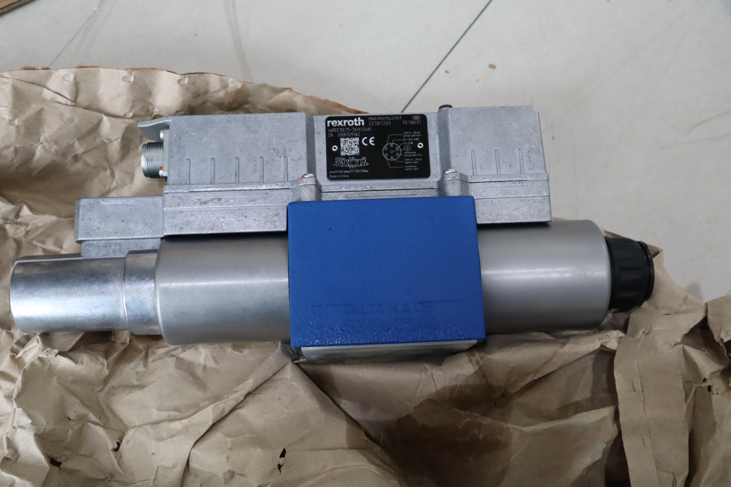 4WREE10E75-30/V/24A1 R901542397 力士乐RXROTH比例阀