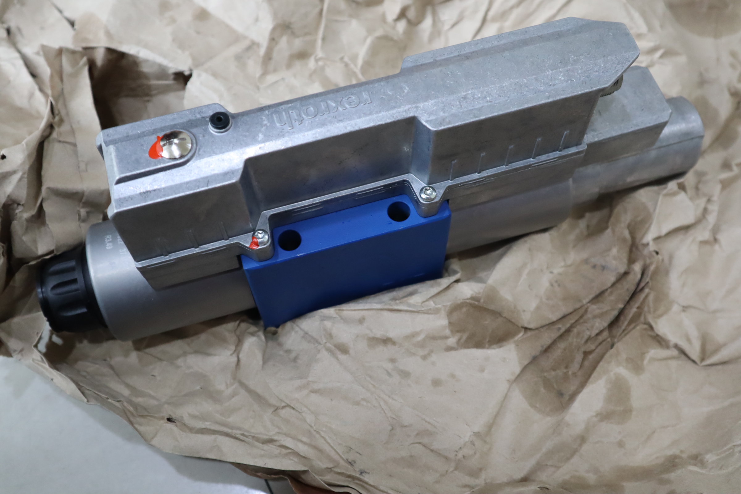 4WREE10E75-30/V/24A1 R901542397 力士乐RXROTH比例阀