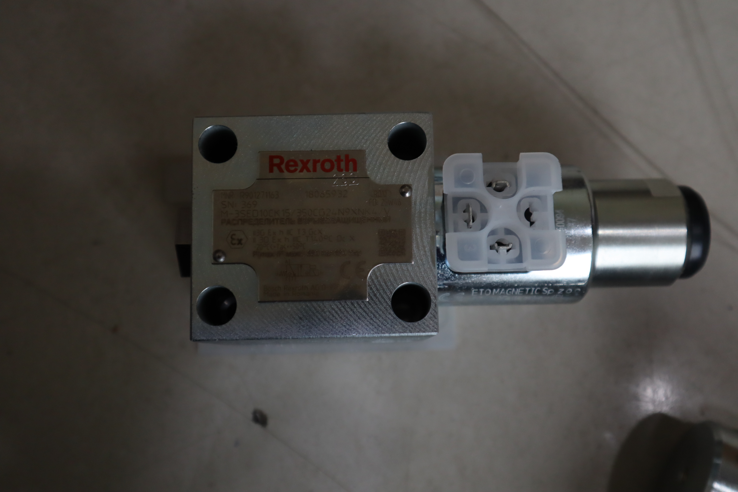 R901271163 M-3SED10CK14/350CG24N9XNK4/V 力士乐REXROTH