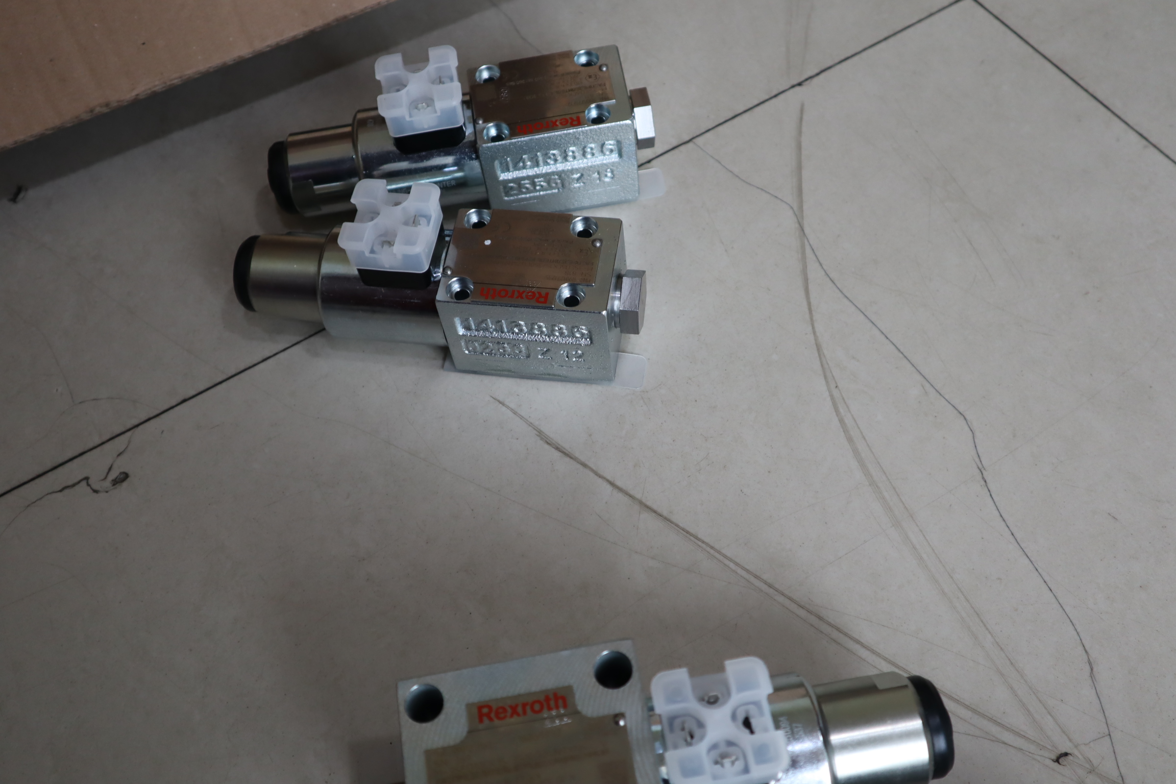 R901271163 M-3SED10CK14/350CG24N9XNK4/V 力士乐REXROTH