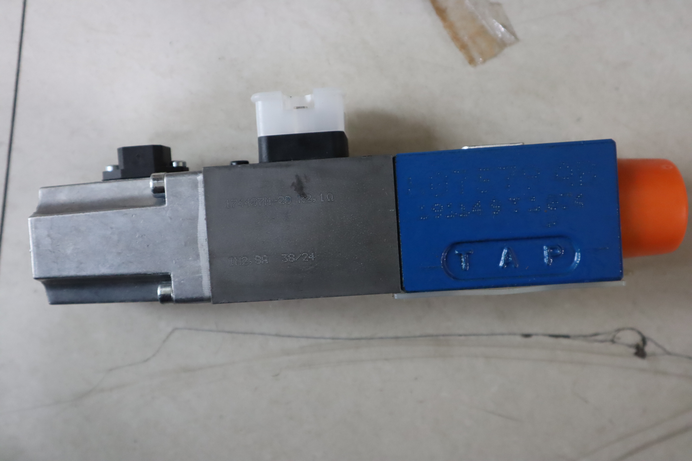 R900703811 VT-DFP-A-21/G24K0/0/V   德国力士乐REXROTH比例阀