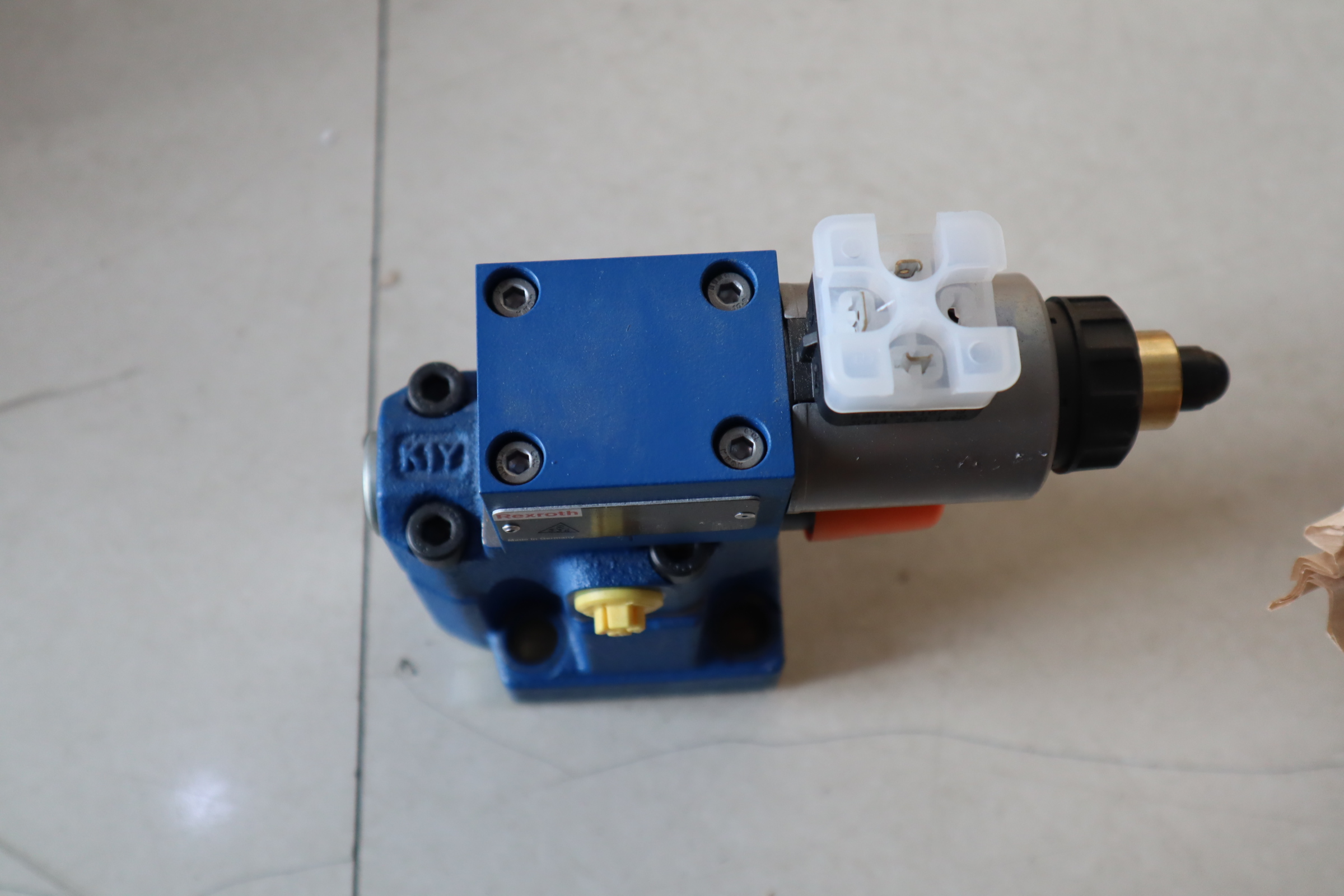 DBEM10-7X/100YG24K4M R901335402 德国力士乐REXROTH 比例溢流阀