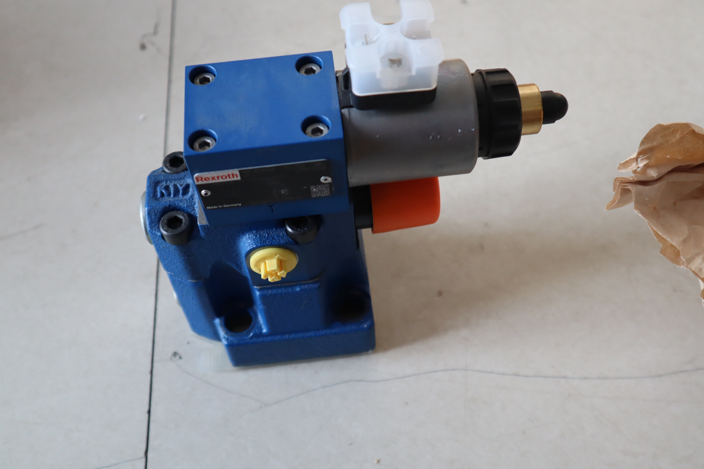 DBEM10-7X/100YG24K4M R901335402 德国力士乐REXROTH 比例溢流阀