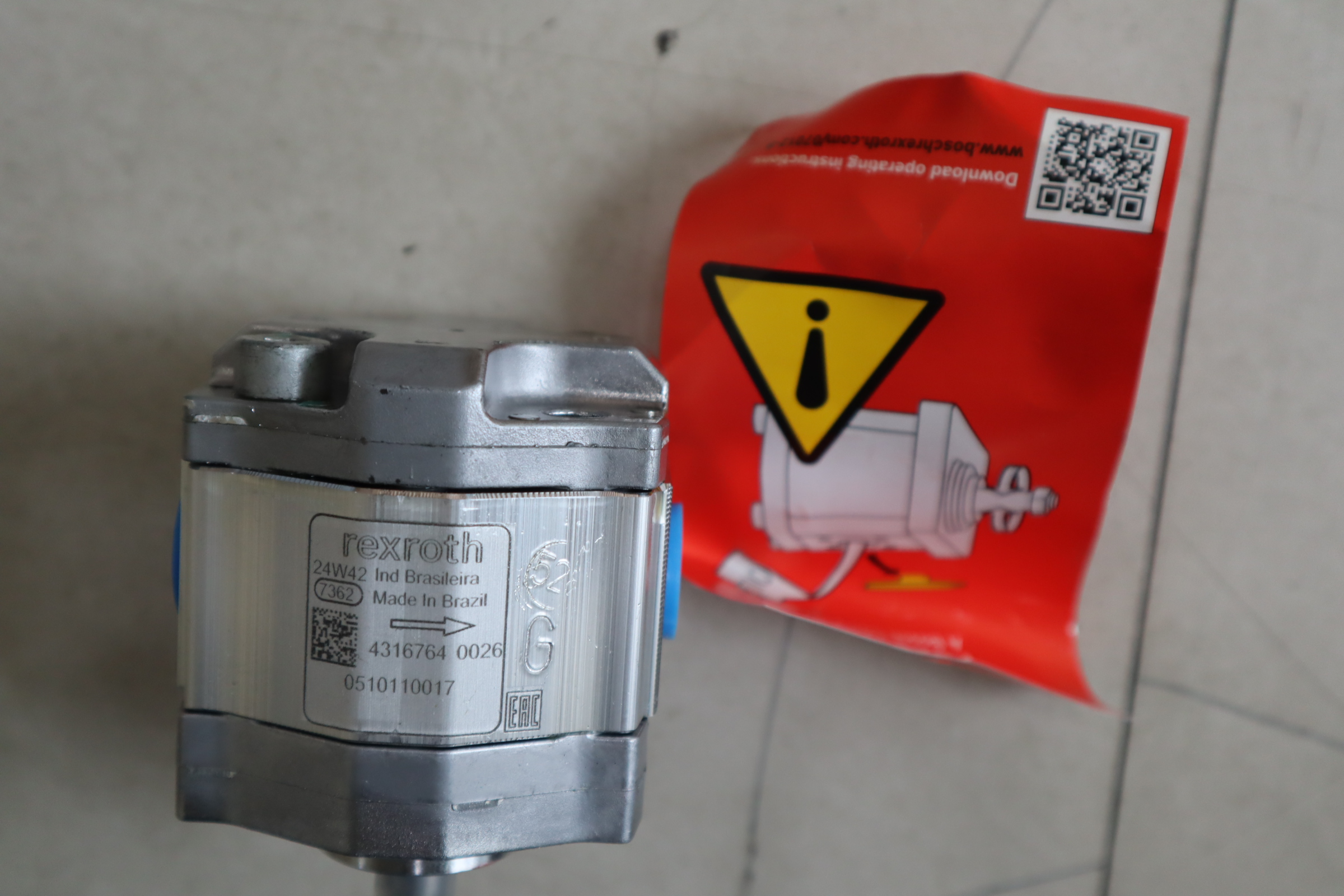 0510110017  AZP -32-2.0RCP02MB 德国力士乐REXROTH齿轮泵