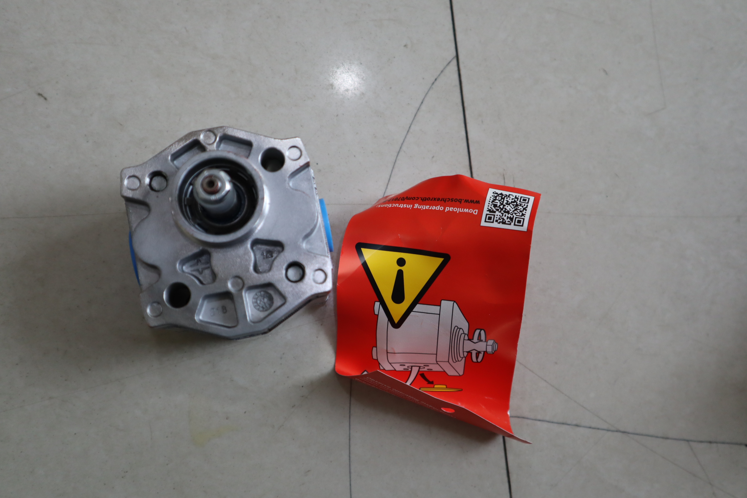 0510110017  AZP -32-2.0RCP02MB 德国力士乐REXROTH齿轮泵