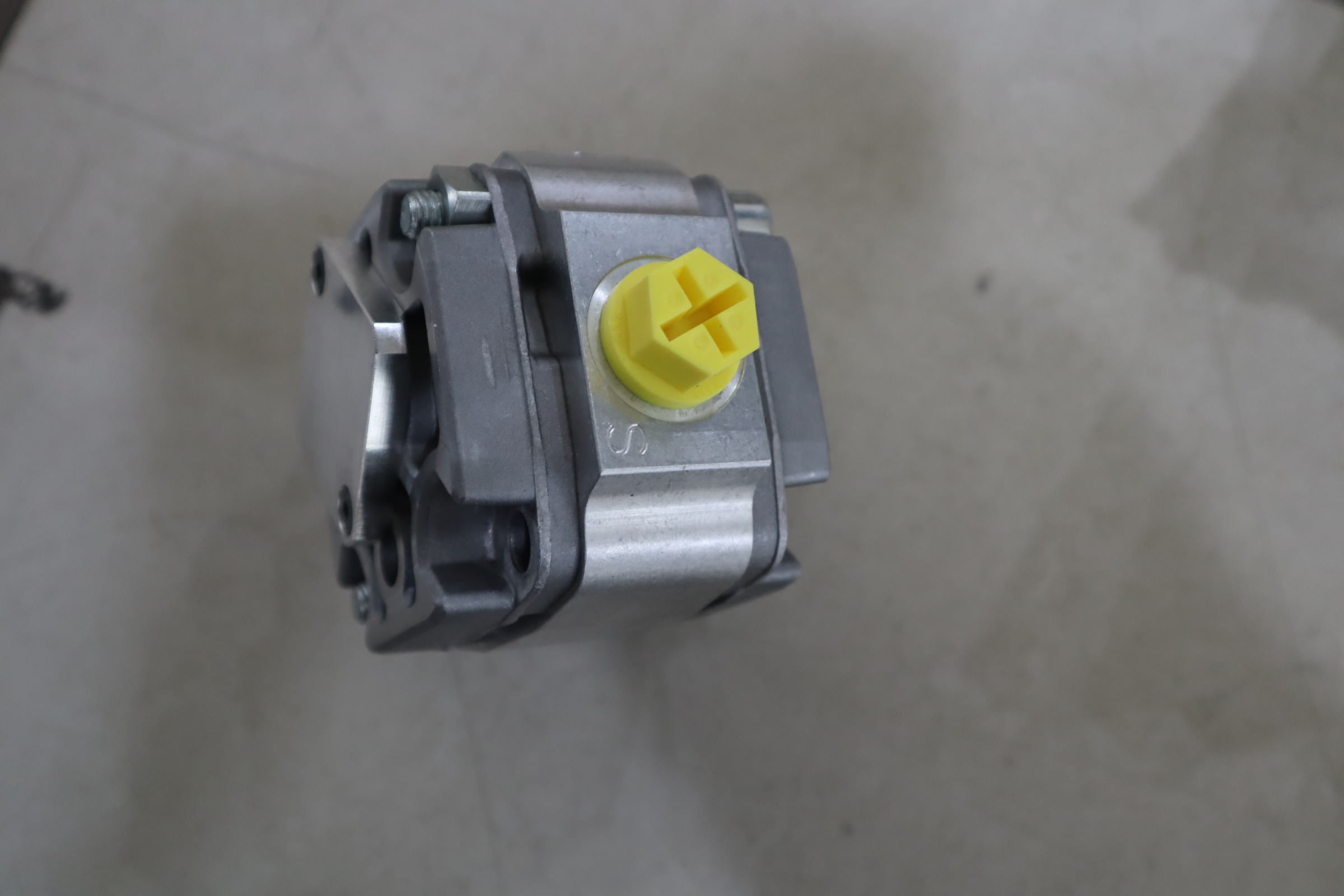 R900051294 PGF1-20/3.2LL01VM 德国力士乐REXROTH齿轮泵