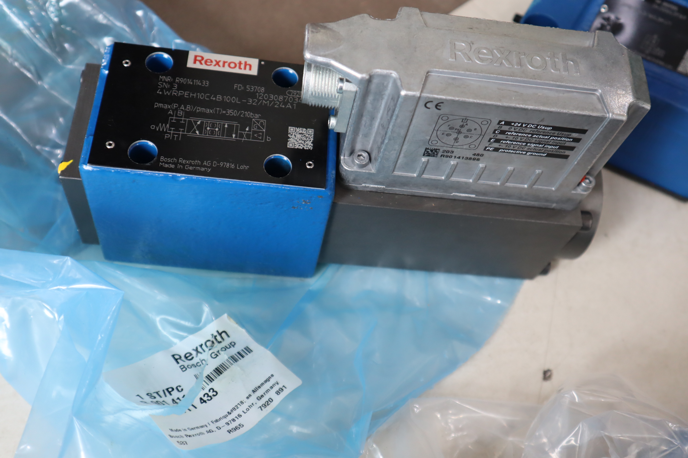 R901411433 4WRPEH10C4B100L-31/M/24A1 德国力士乐REXROTH 比例阀
