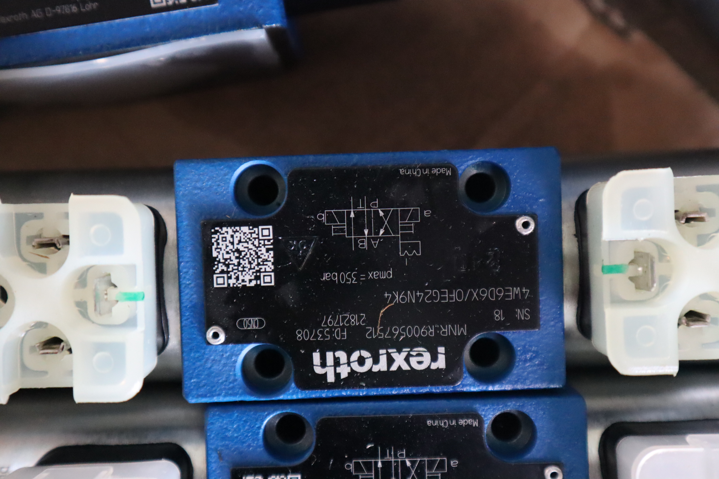 R900567512 4WE6D62/OFEG24N9K4 德国力士乐REXROTH 电磁阀