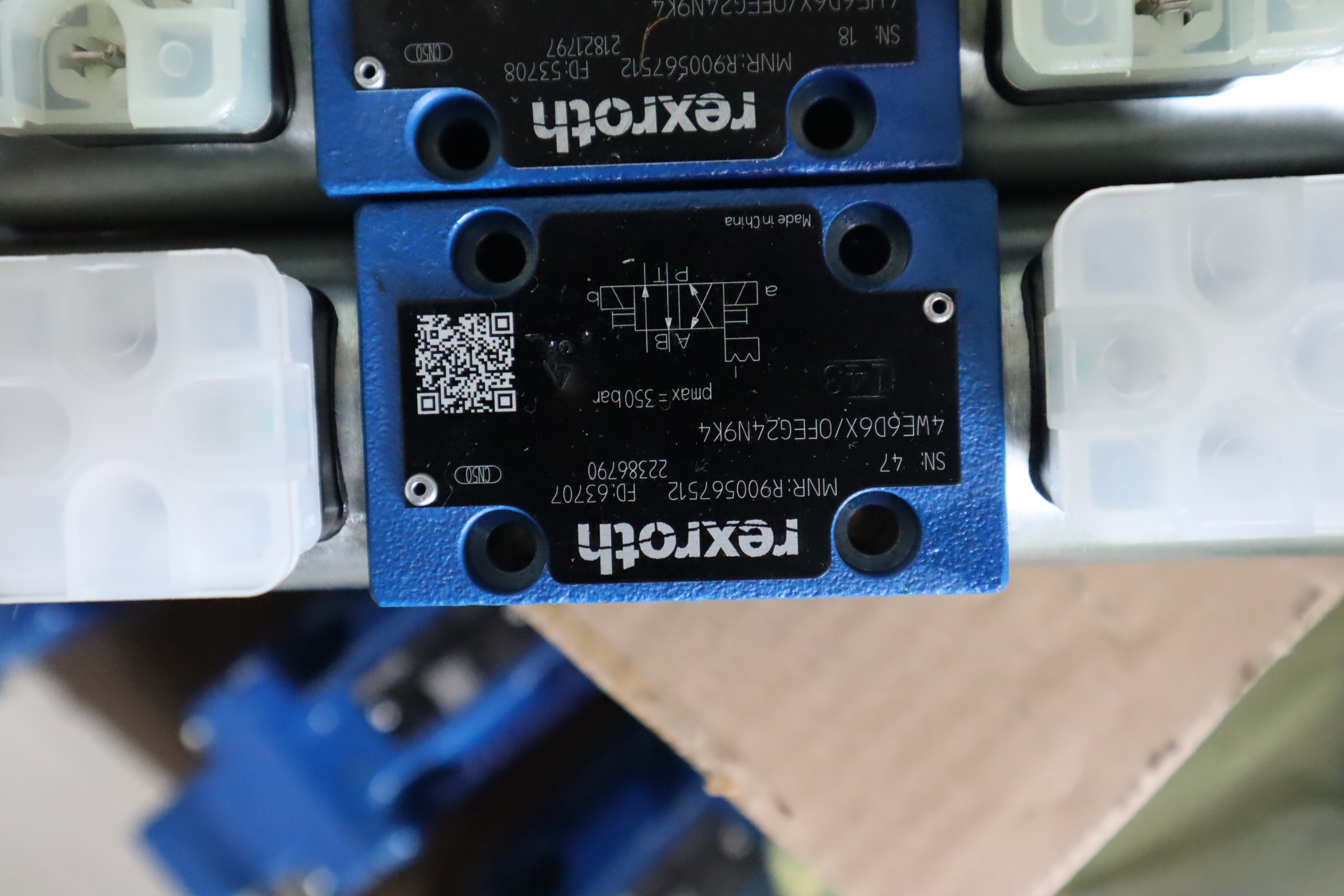 R900567512 4WE6D62/OFEG24N9K4 德国力士乐REXROTH 电磁阀