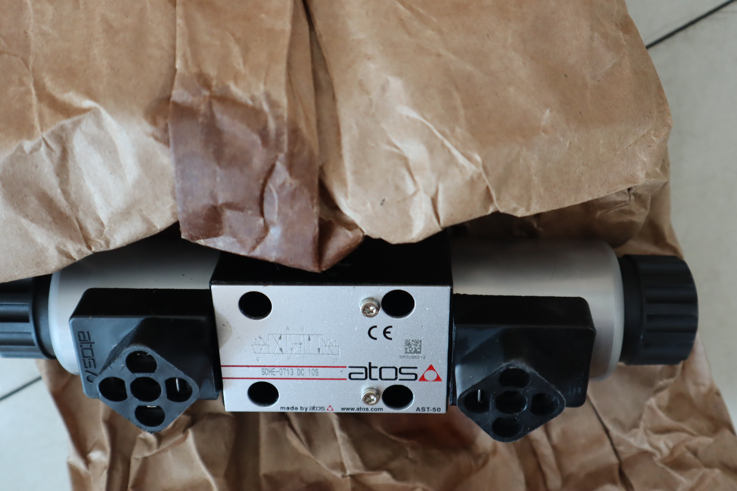 SDHE-0713 DC 10S  COE-24DC/20 24V DC 30W 阿托斯ATOS电磁阀