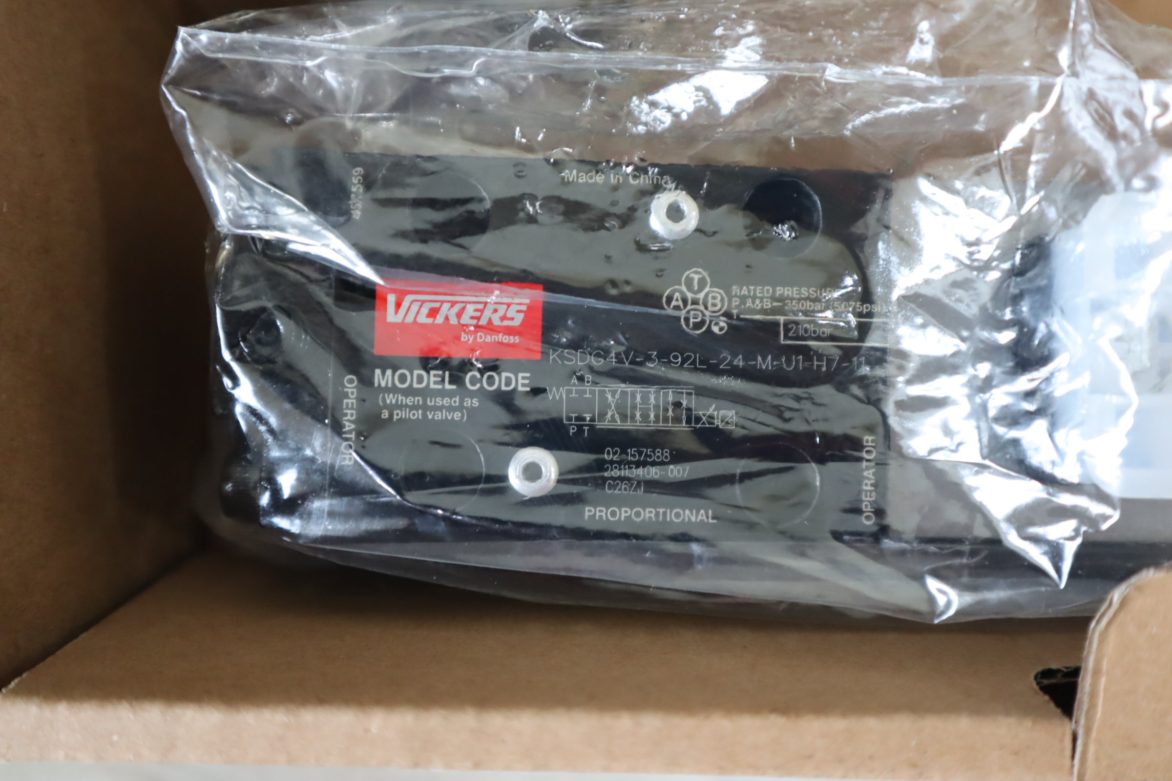 KSDG4V-3-92L-24-M-U1-H7-11 02-06-005 VICKERS