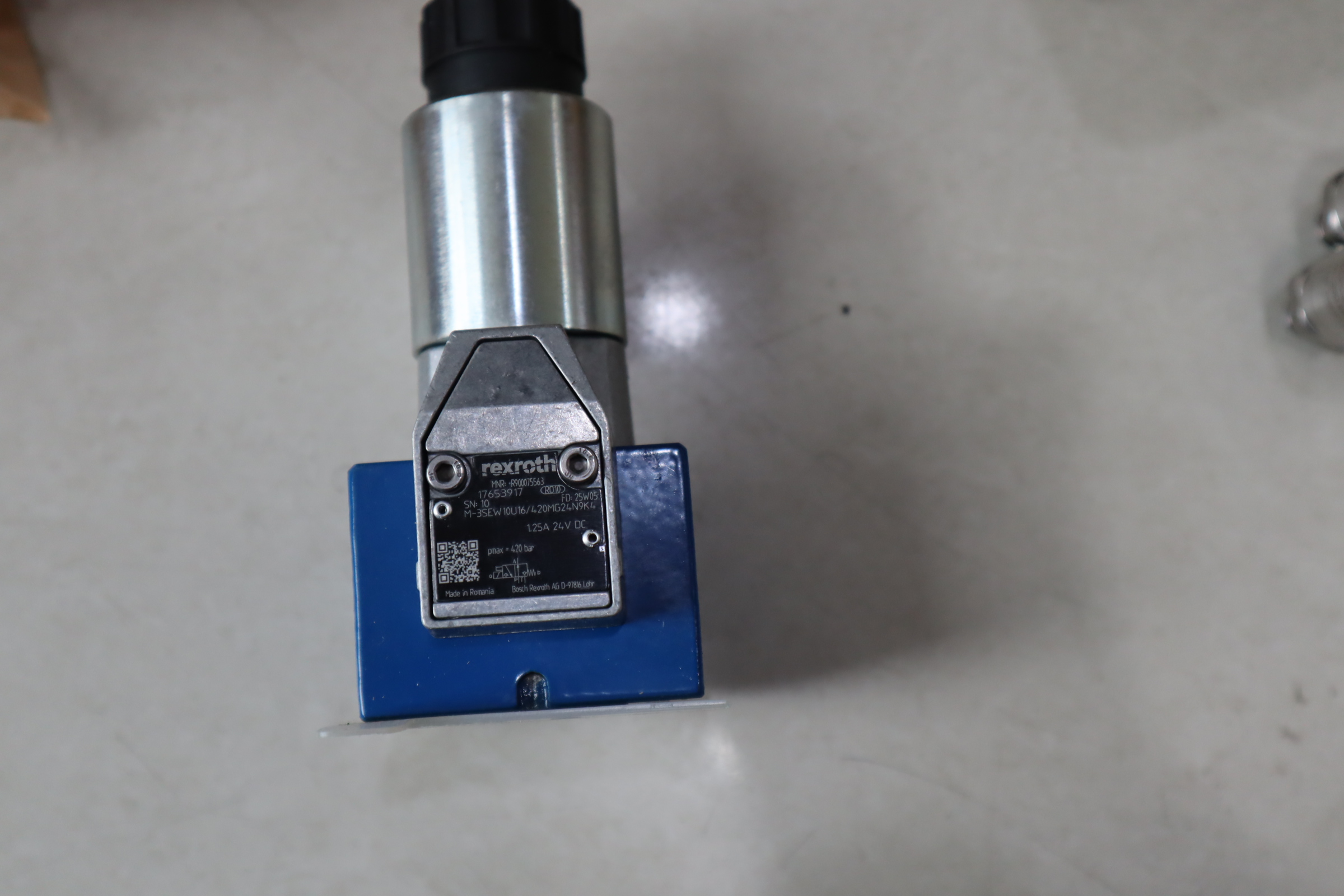 R900075563 M-3SEW10U16/420MG24N9K4 德国力士乐REXROTH电磁球阀