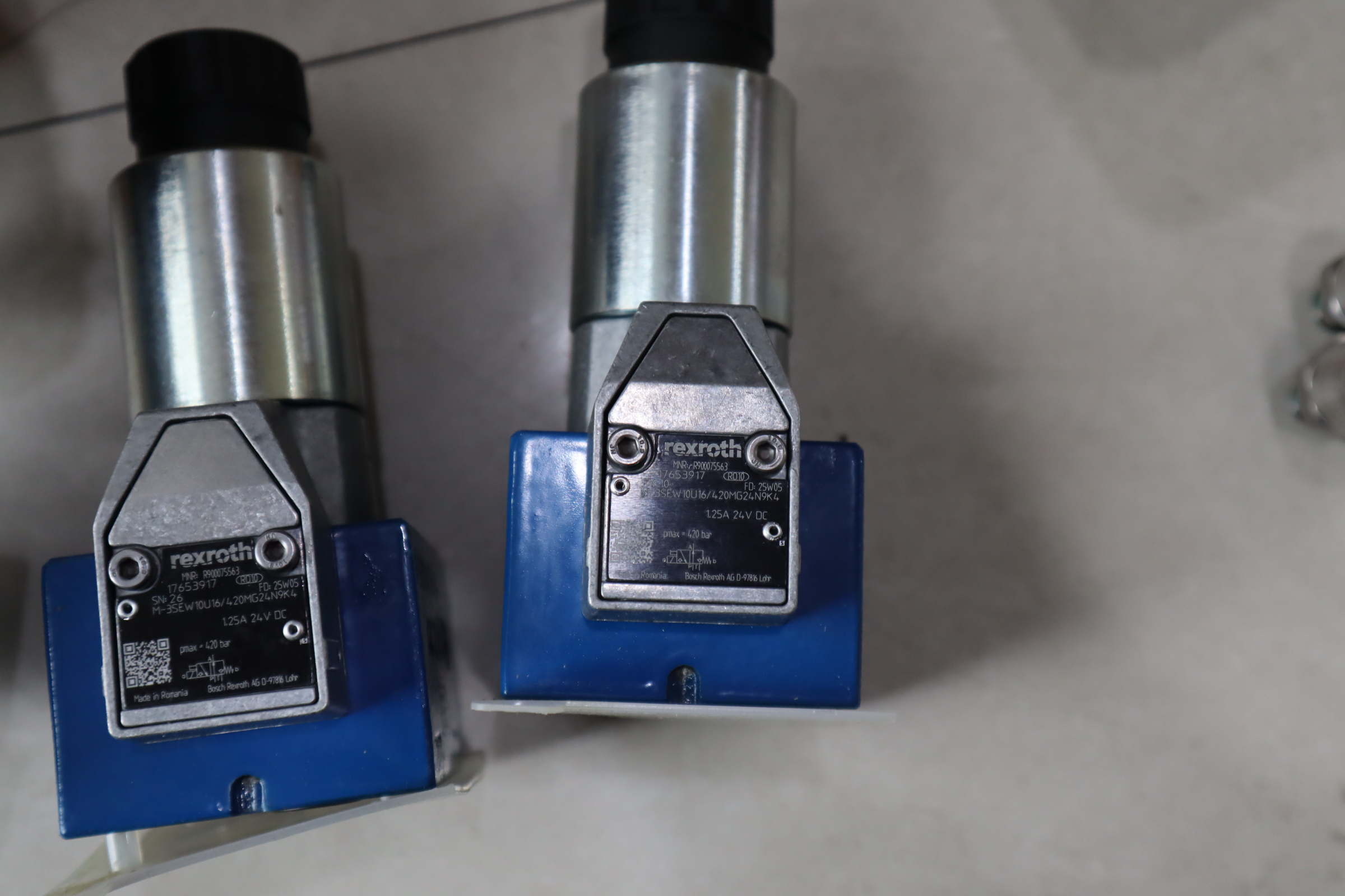 R900075563 M-3SEW10U16/420MG24N9K4 德国力士乐REXROTH电磁球阀