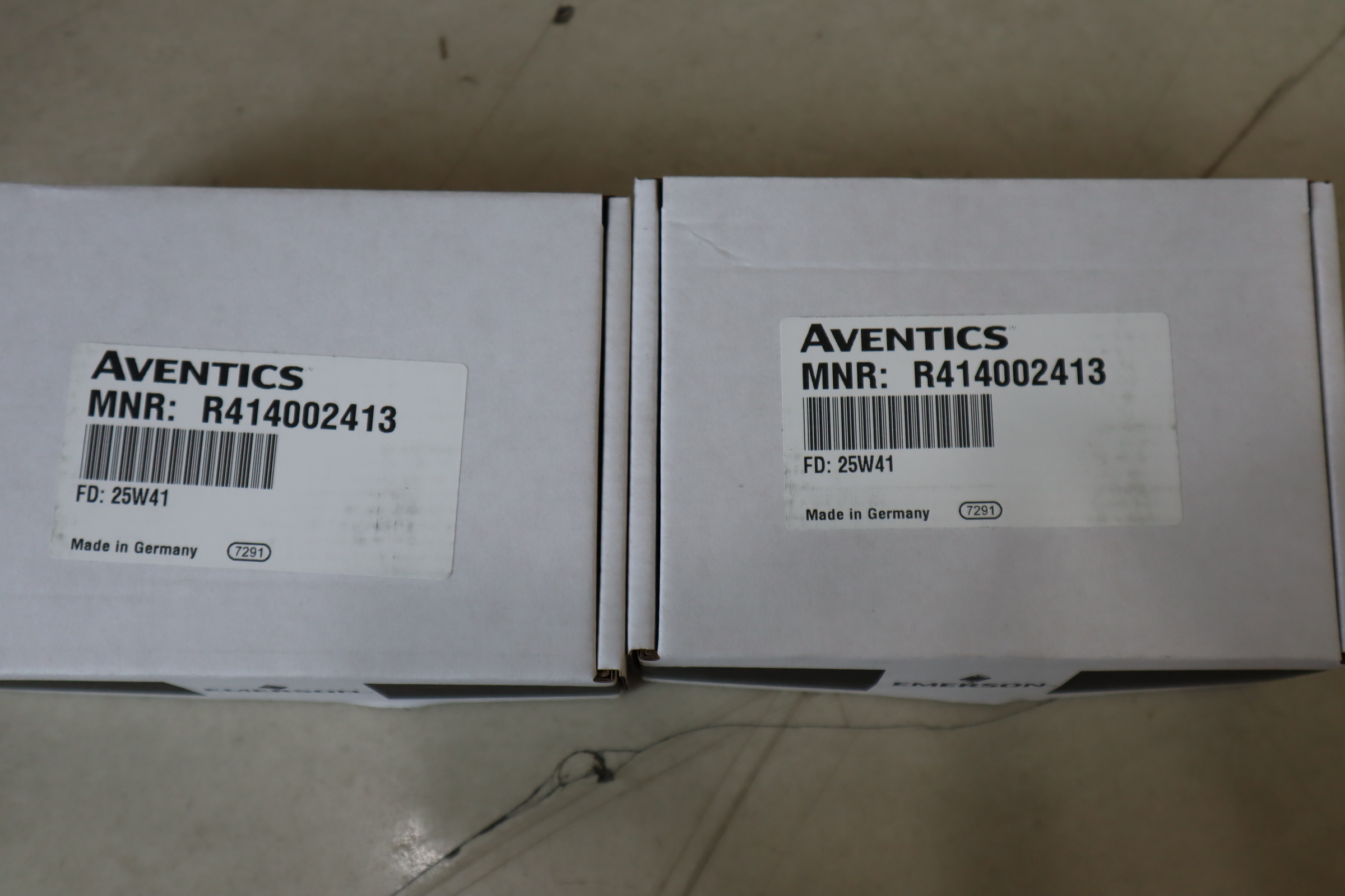 R414002413 ED02  24V DC 0.3A IP65 德国AVENTICS安沃驰气动阀