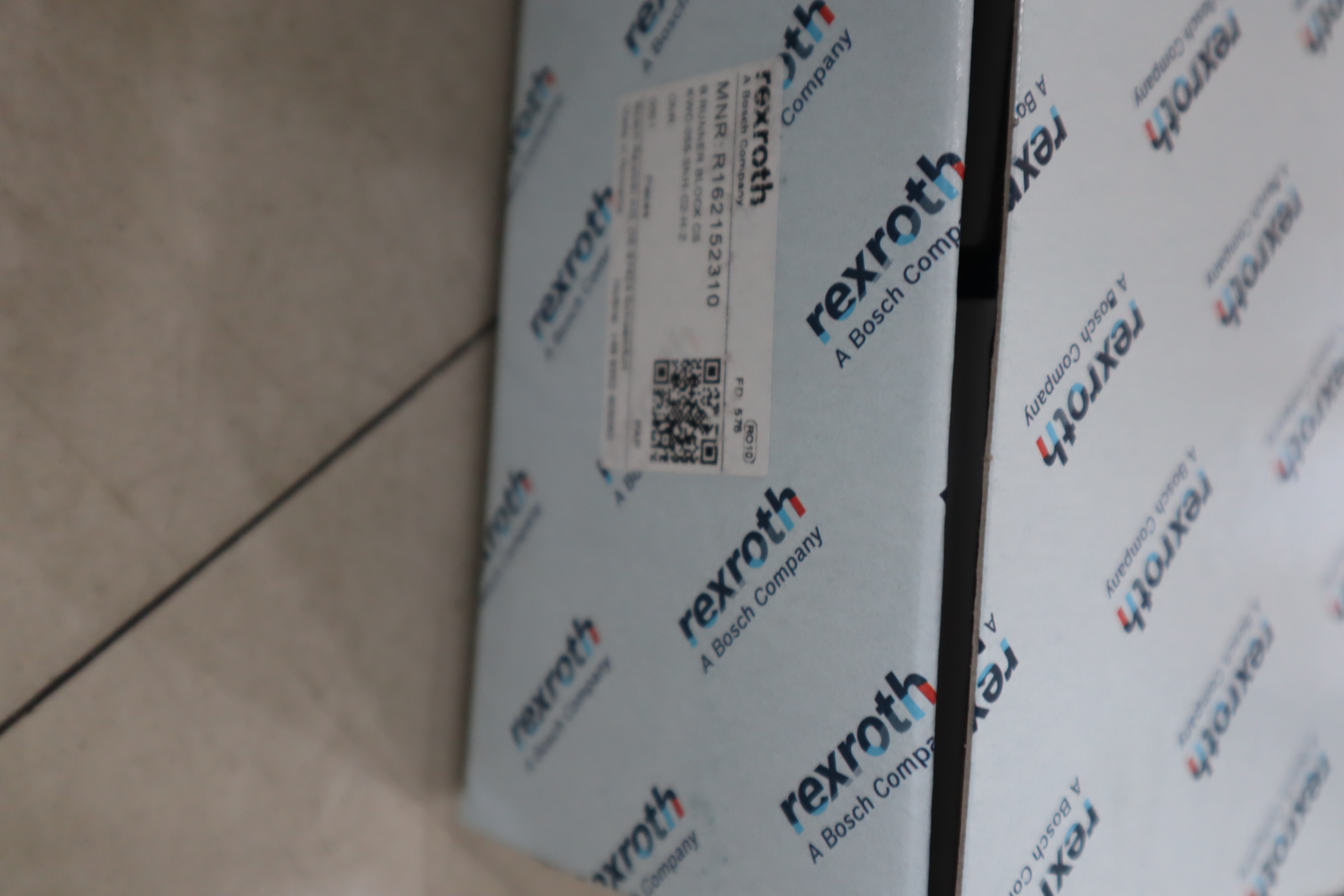 R162152310 KWC-055-SNH-C2-H-2 德国力士乐滑块