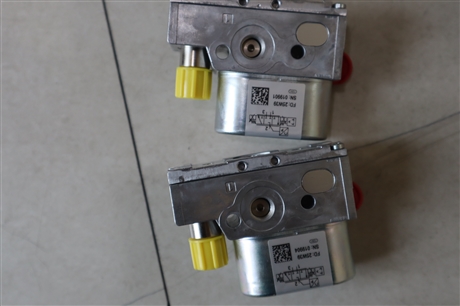 R414002413 ED02  24V DC 0.3A IP65 德国AVENTICS安沃驰气动阀