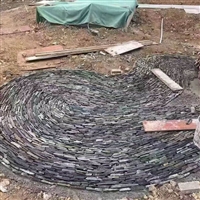 古建景区青灰色板岩芝麻灰蘑菇石 散石冰裂纹片石