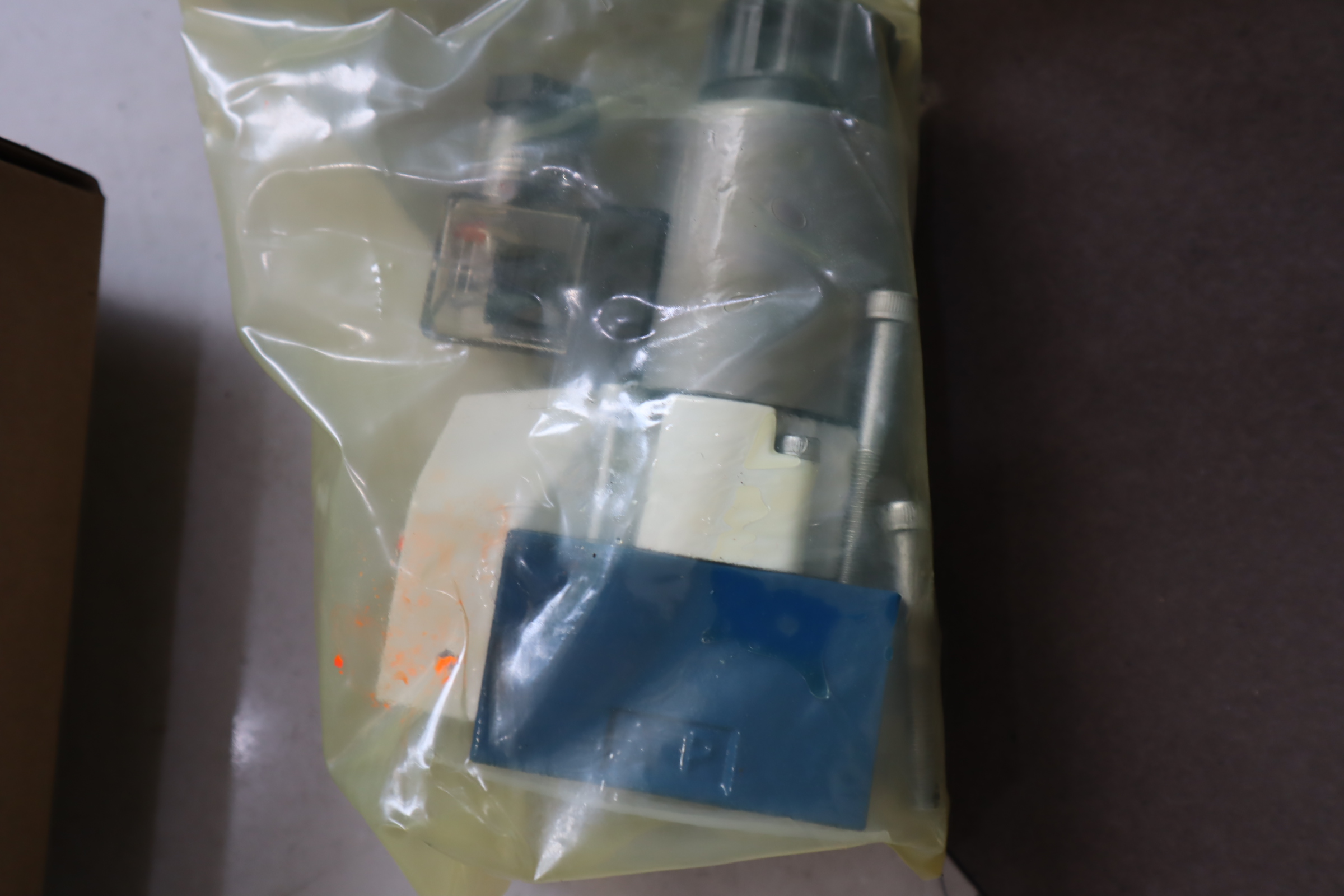 M-3SEW6U-LX1/420MG24N9K4 L630700924 LE-HYDRAULIX 乐卓电磁球阀