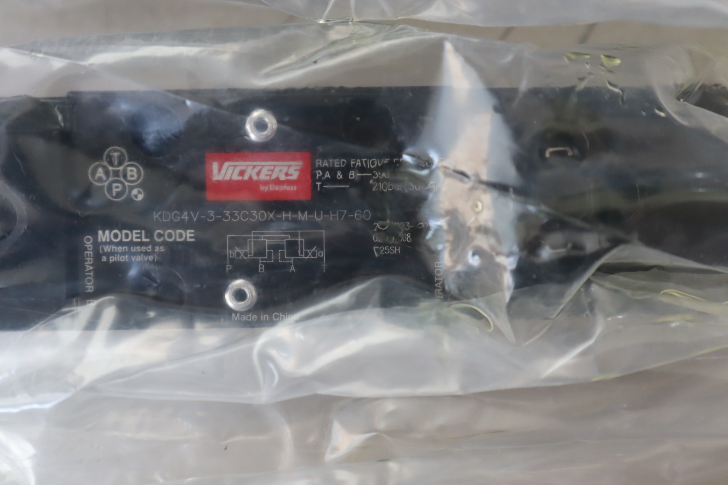 KDG4V-3-33C30X-VM-U-H7-60 02-311229 24031220-001 VICKERS 