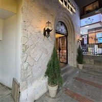 庭院景墙挡土墙料石-桃红色蘑菇石加工形态多元