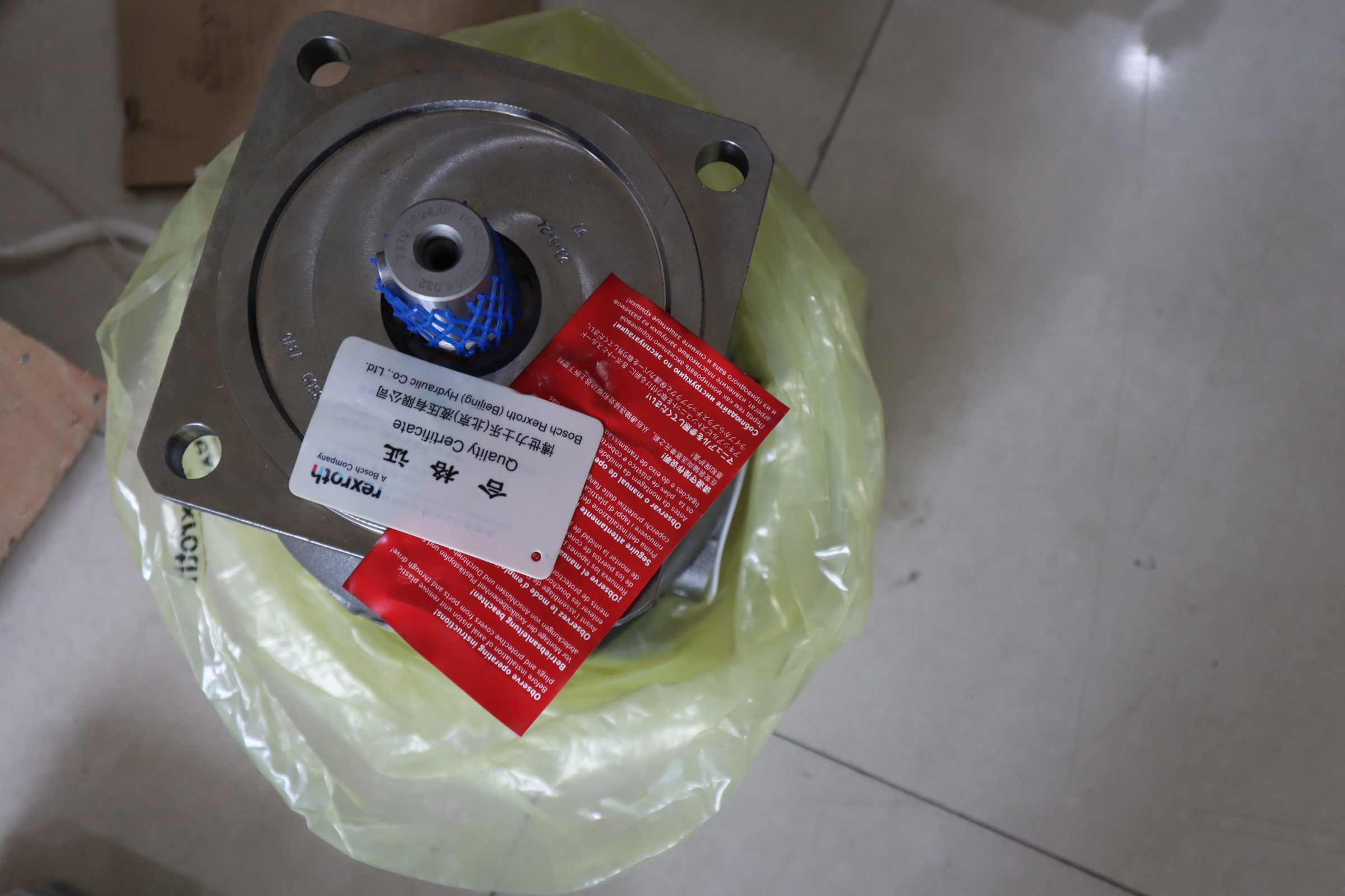 R901496441 4WREE6W1-32-32/V/24F1 德国REXROTH力士乐比例阀